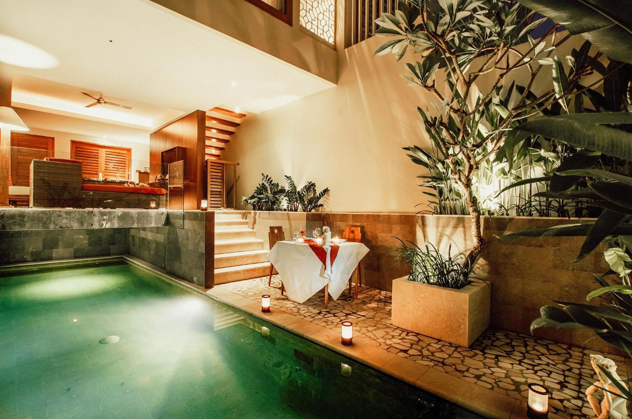 Villa Kayu Raja