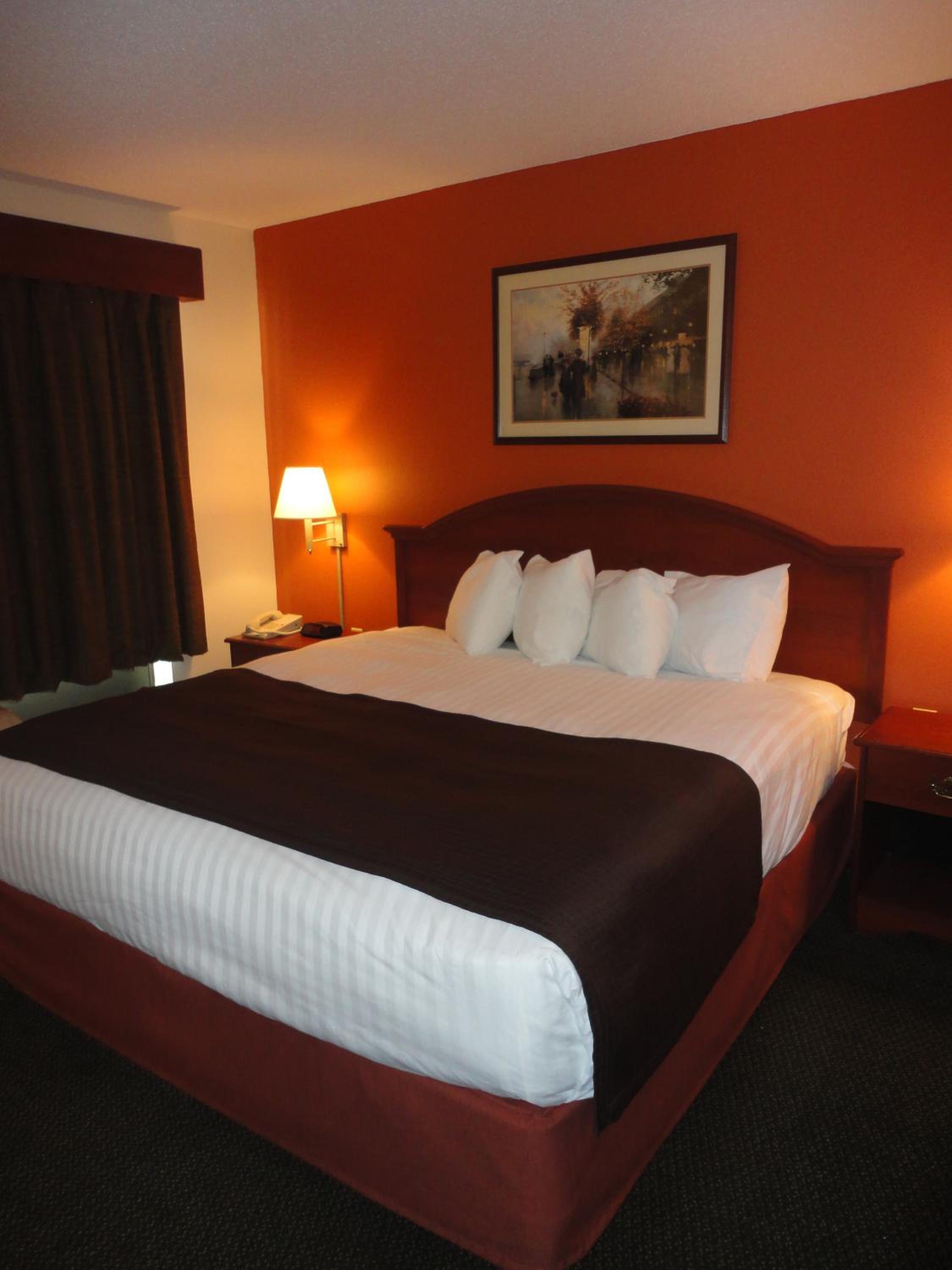 AmericInn by Wyndham Ottumwa