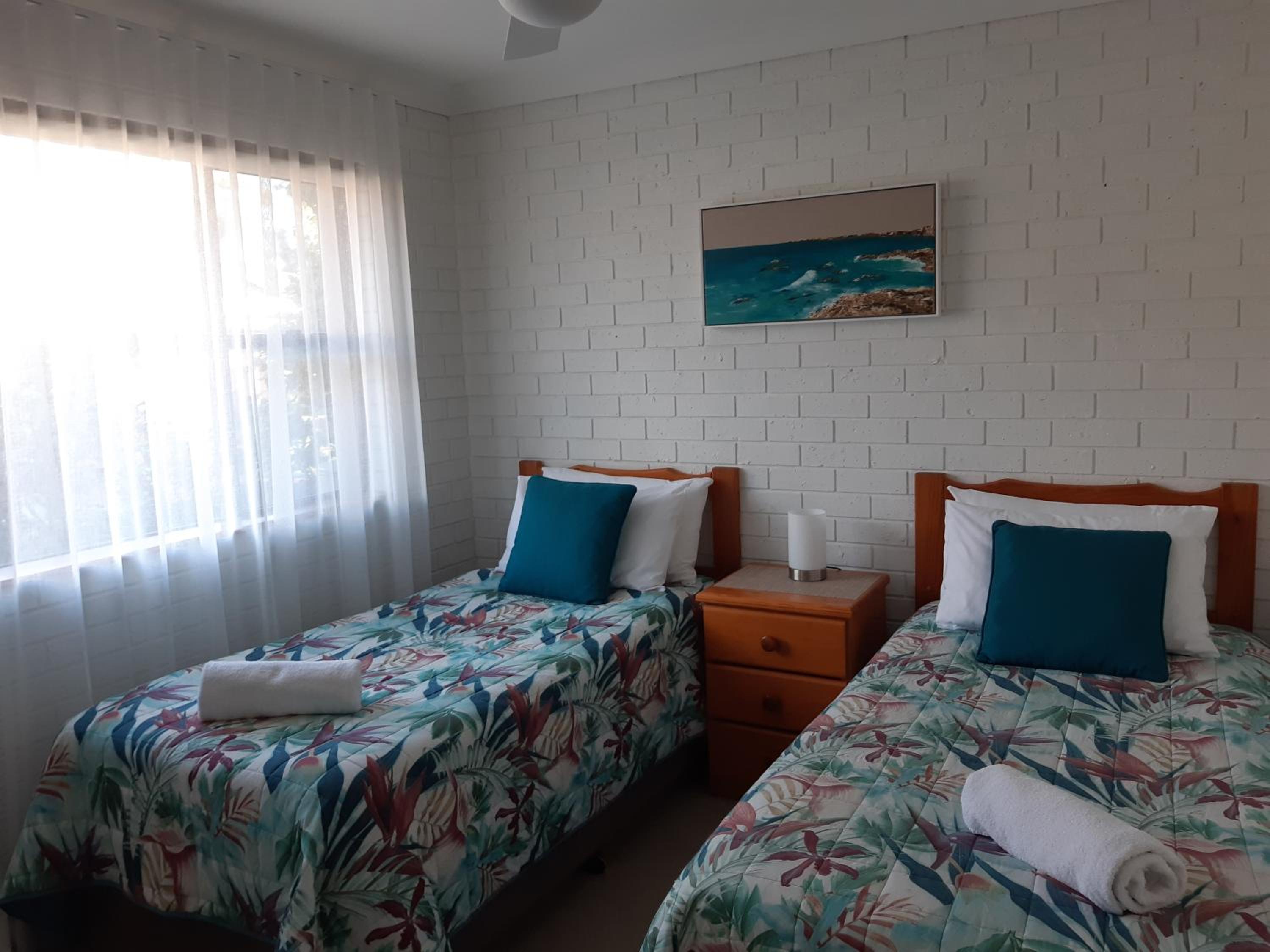 Dolphins Motel