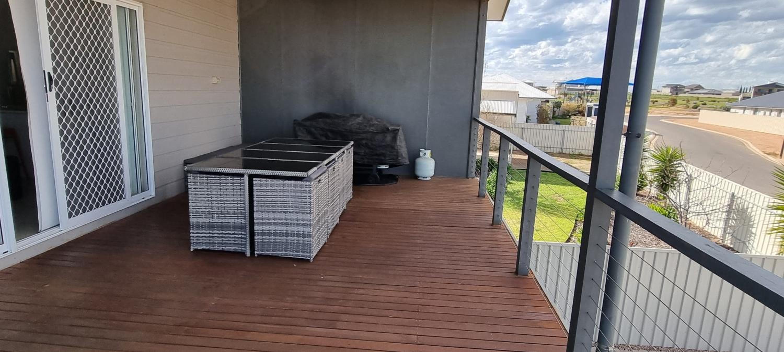 Agape Holiday Home with Pool table ,NBN Internet
