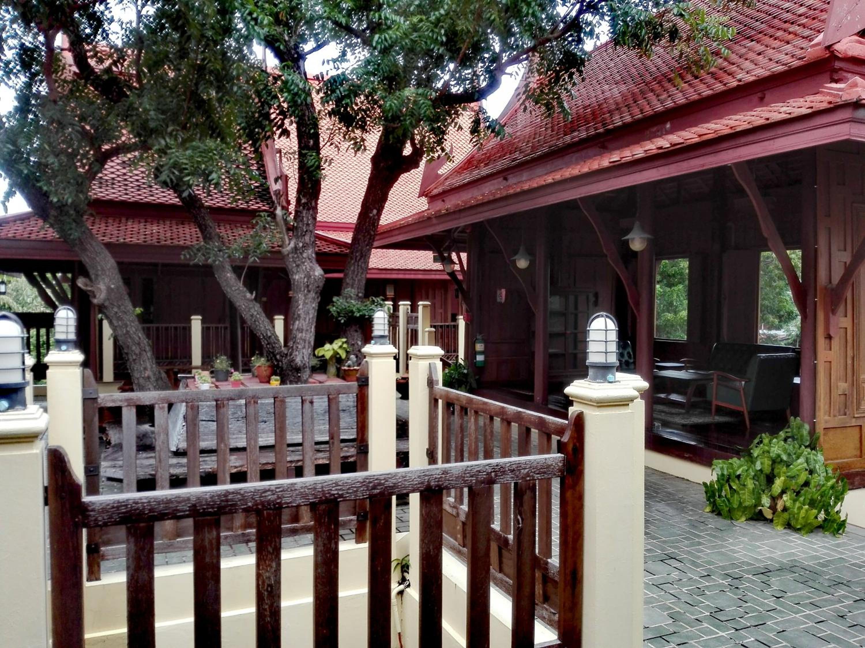 Luang Chumni Village