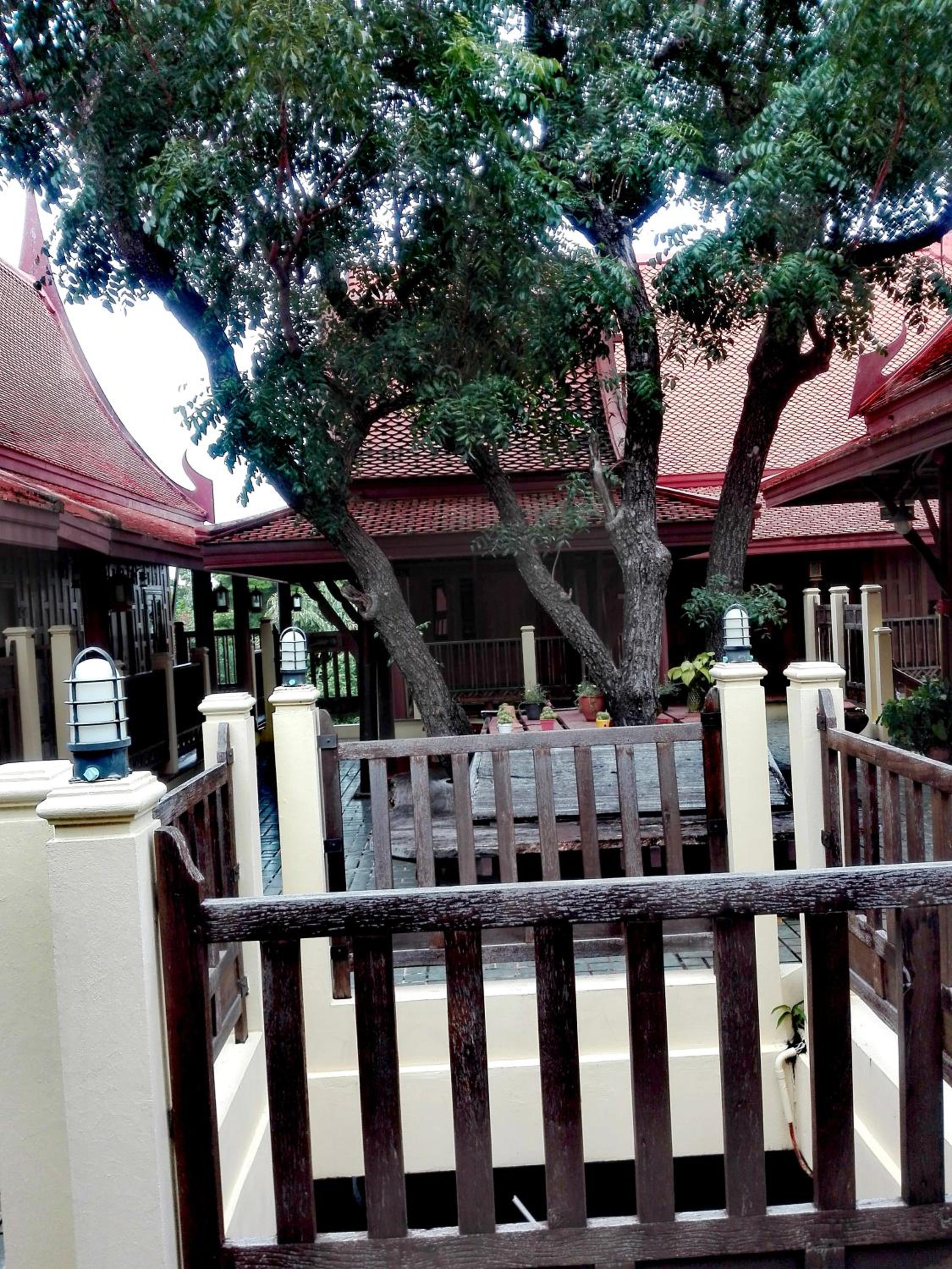 Luang Chumni Village