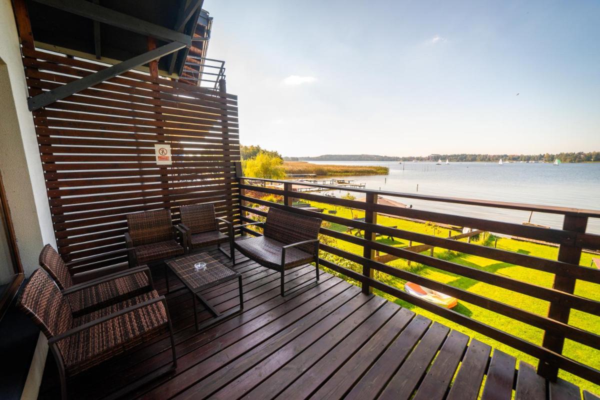 Domek nad samym brzegiem jeziora z prywatną "4-You" view 3