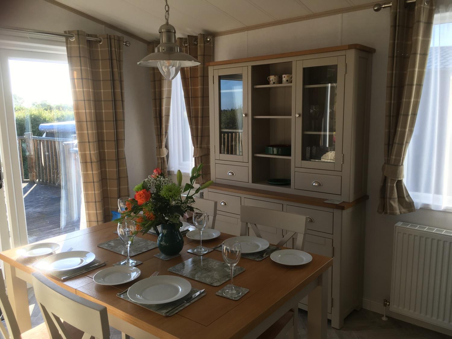 Hotel Hedgerow Lodge With Hot Tub