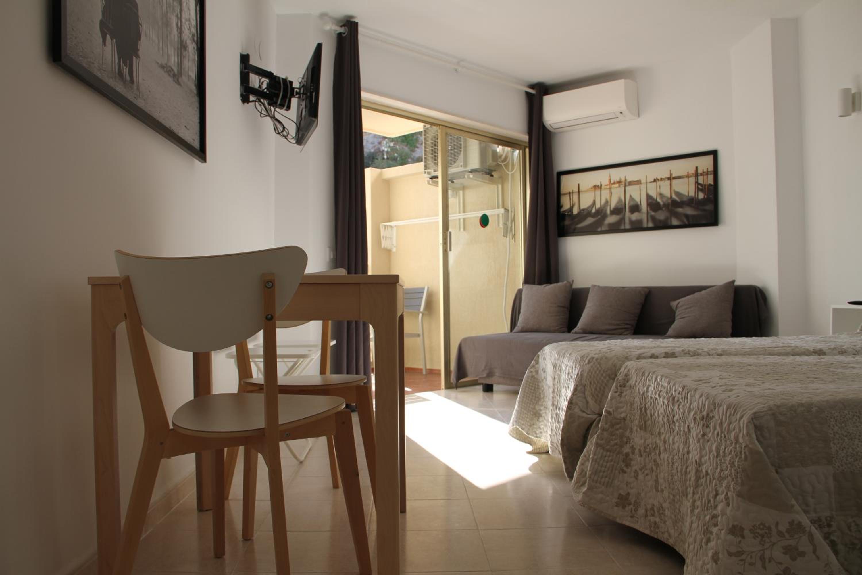 Estudio Luxury Primera Linea de Playa Almuñecar Parking Gratuito view 3