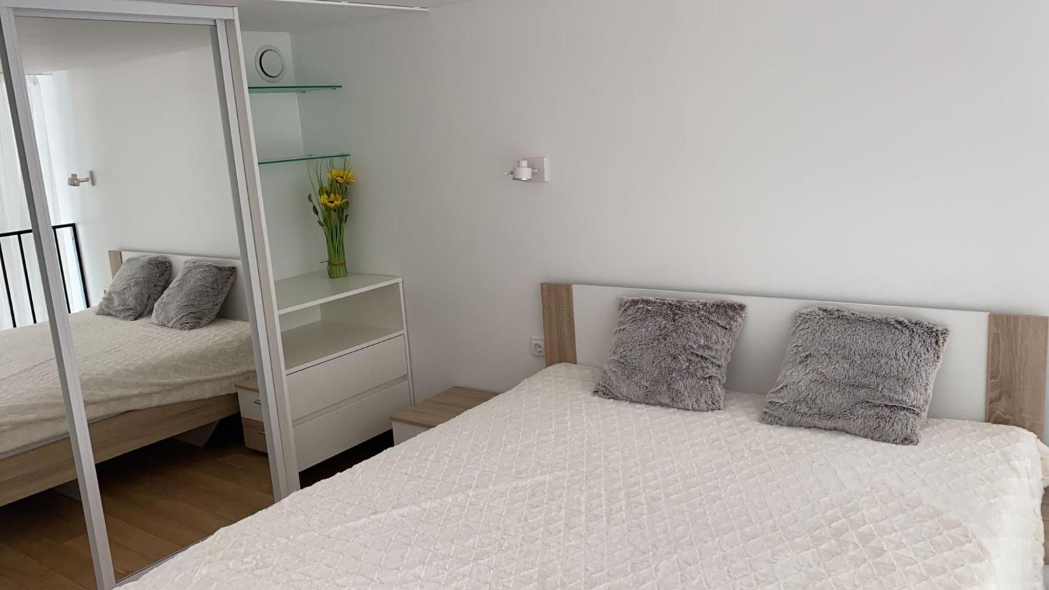 Loft in city center-Prime rentals view 5