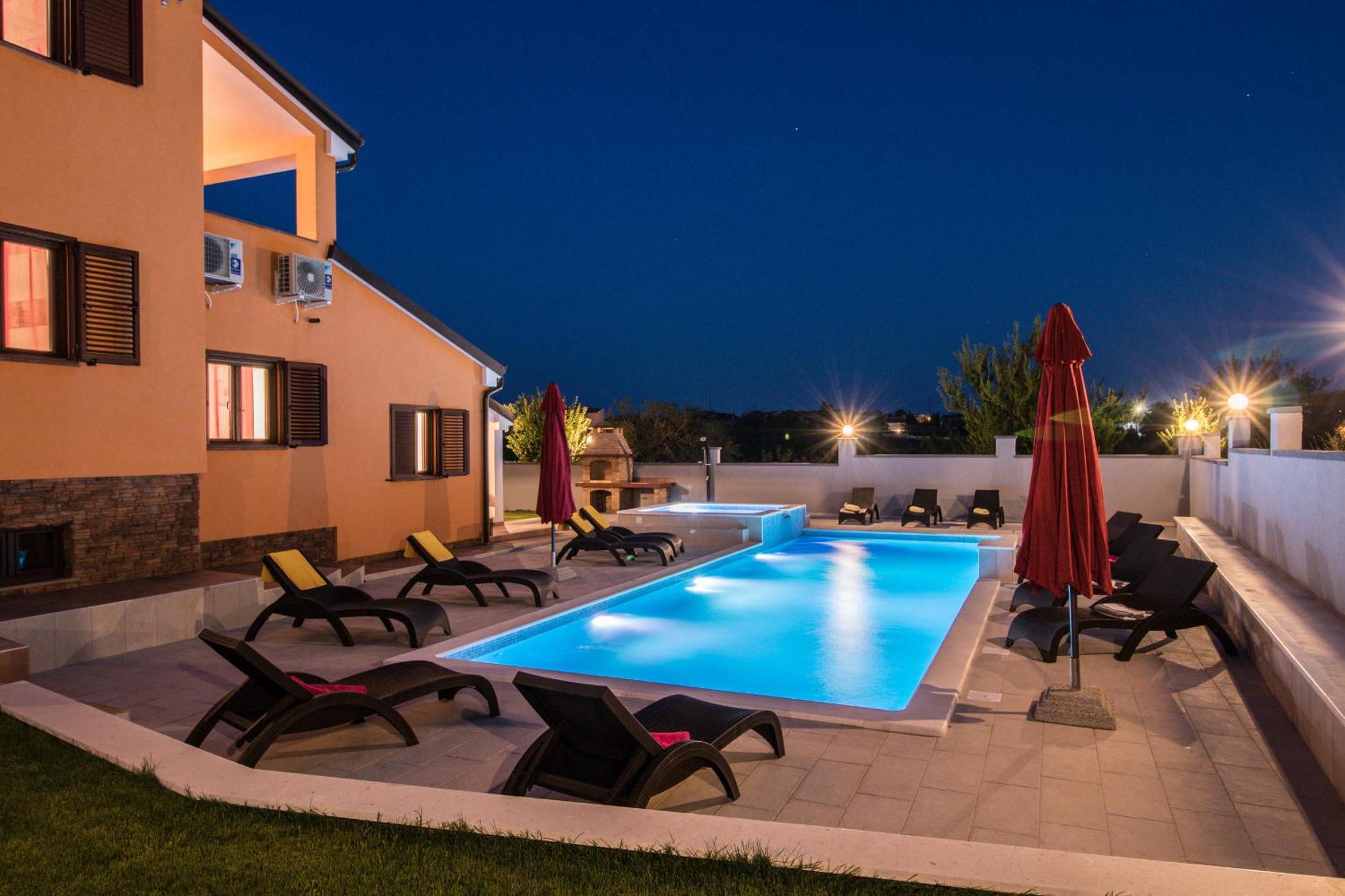 Luxury villa Hedone with pool & whirpool in Pula near the beach view 2