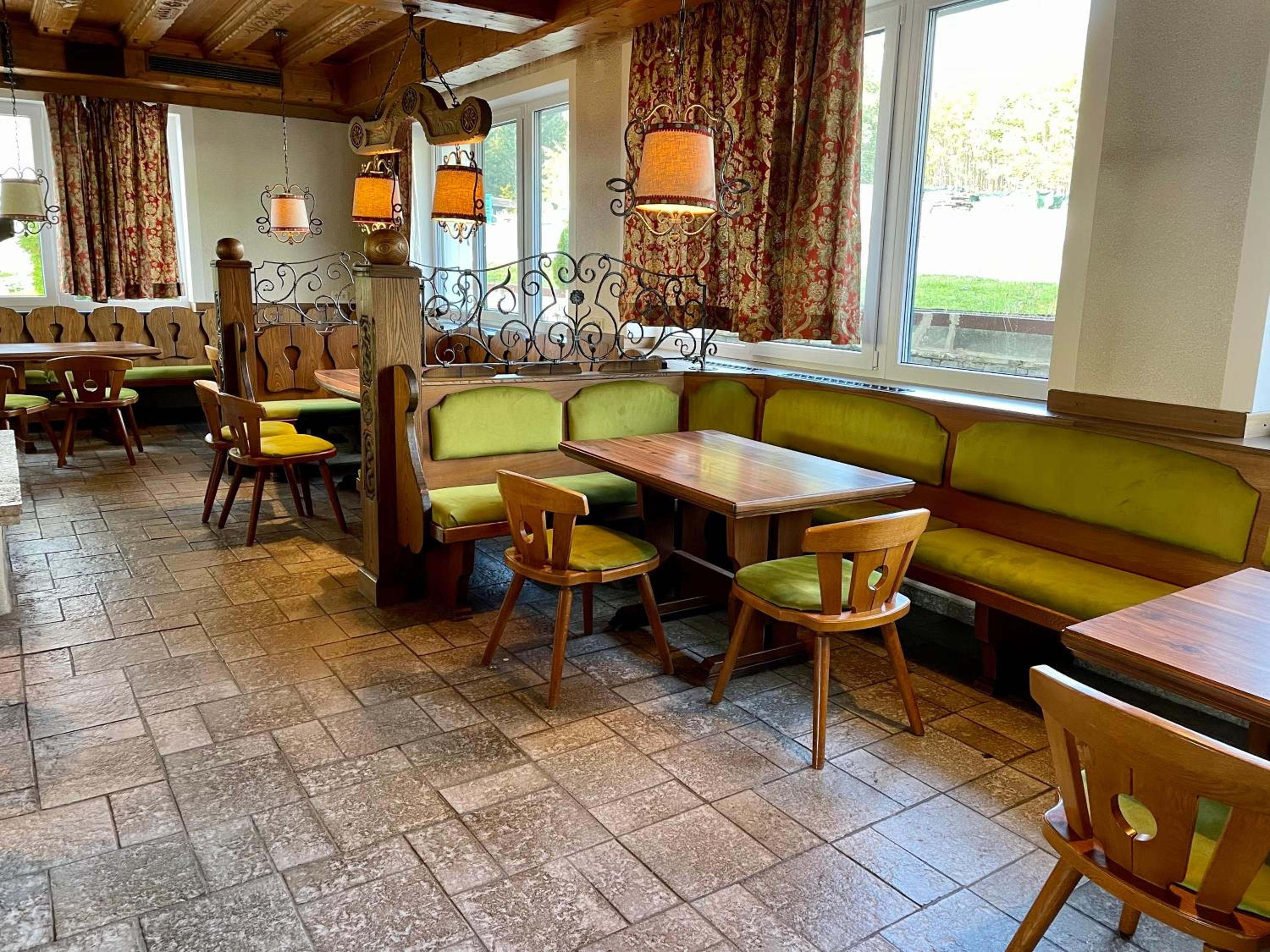 Mountain Hotel & Hostel