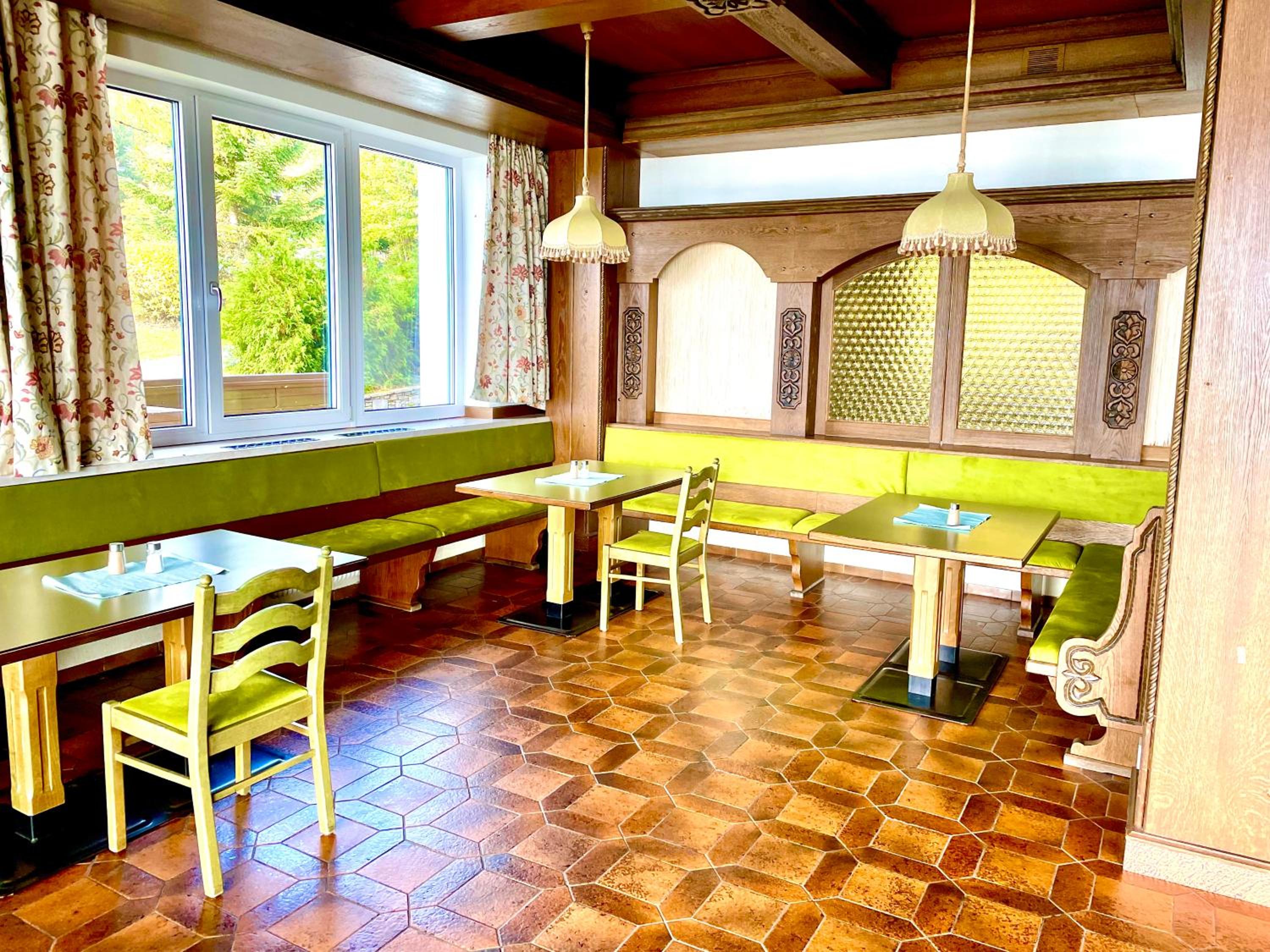 Mountain Hotel & Hostel