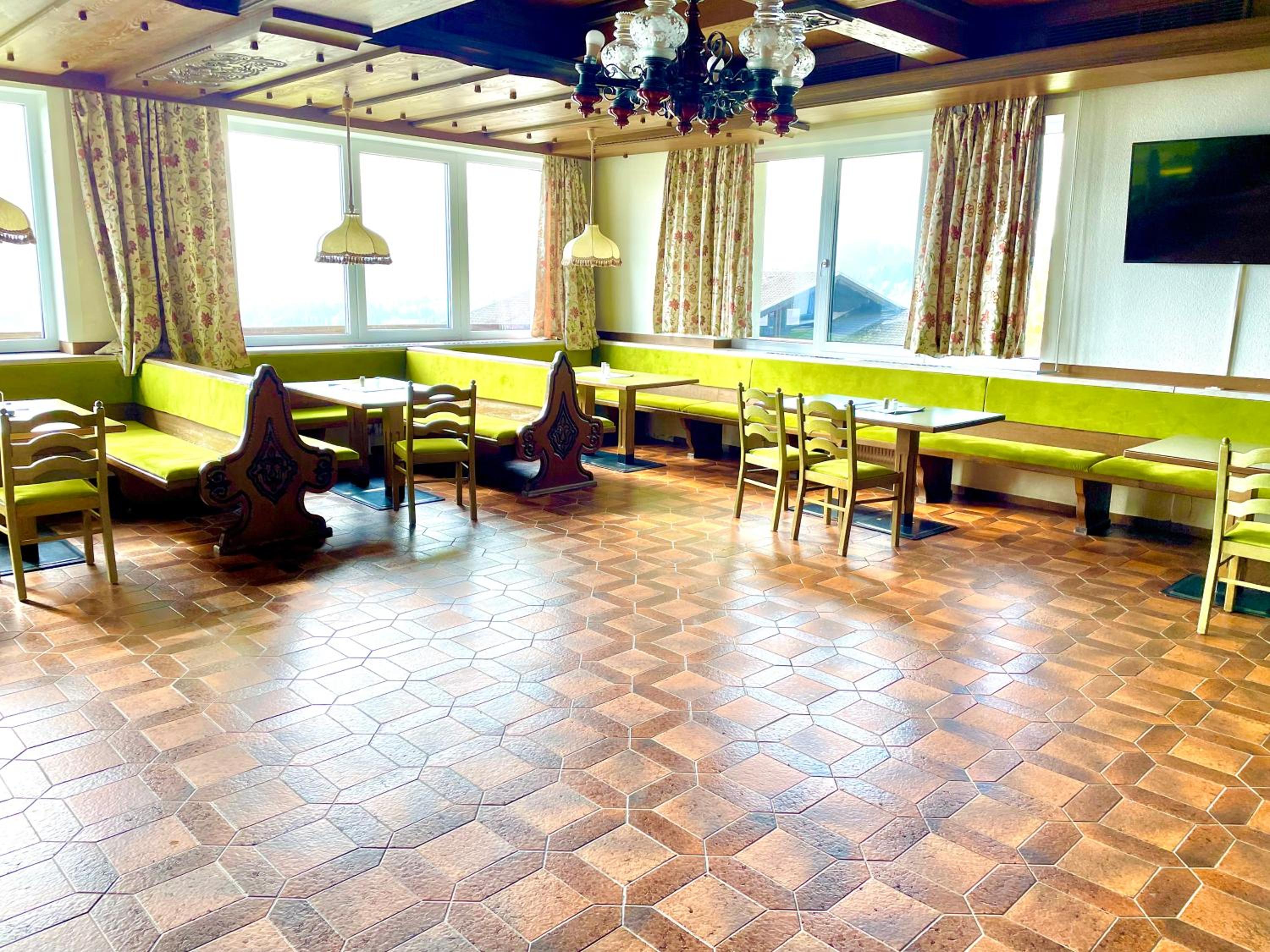 Mountain Hotel & Hostel
