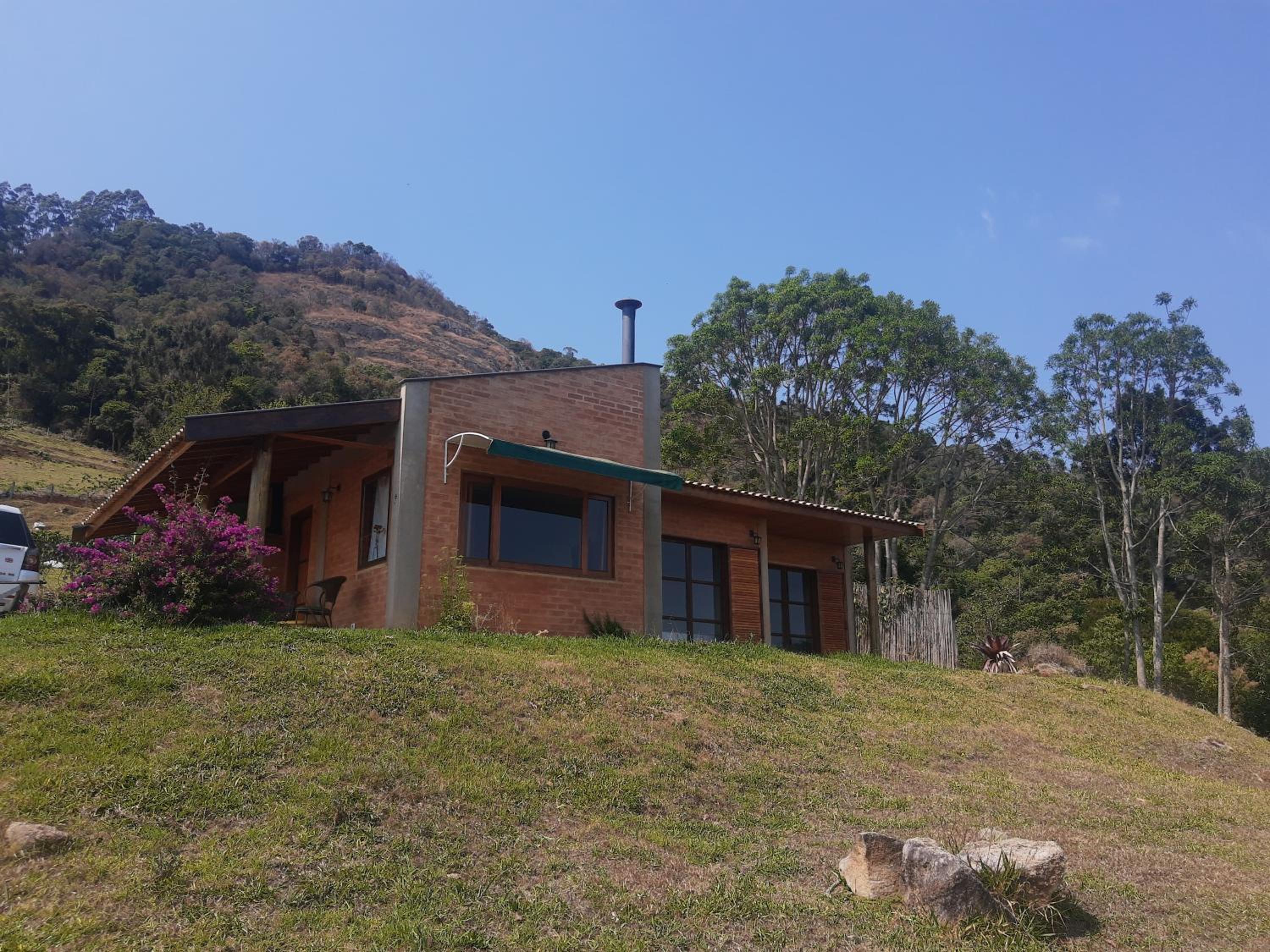 CASA NA MONTANHA
