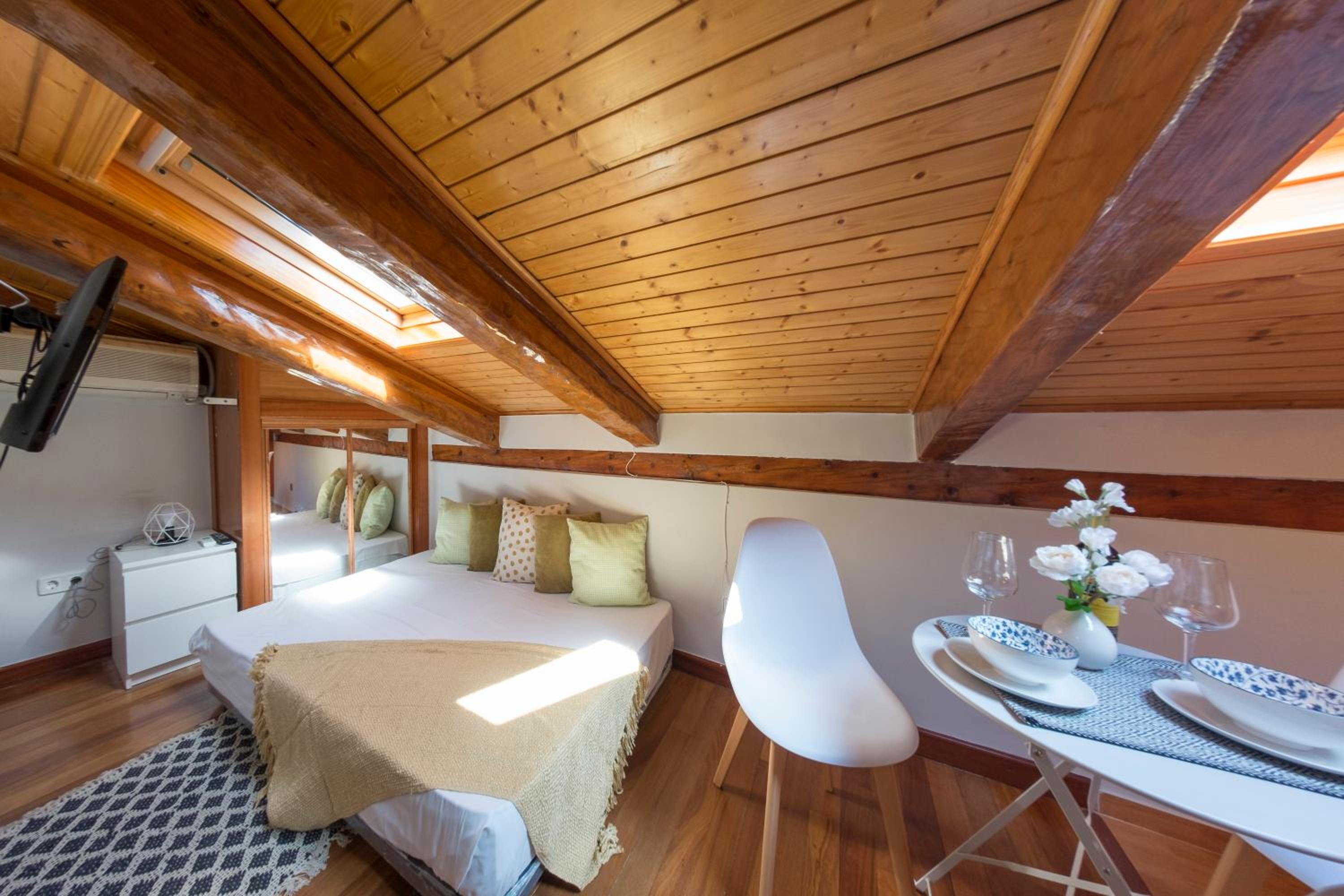 Apartamentos Madrid Atocha photo 2