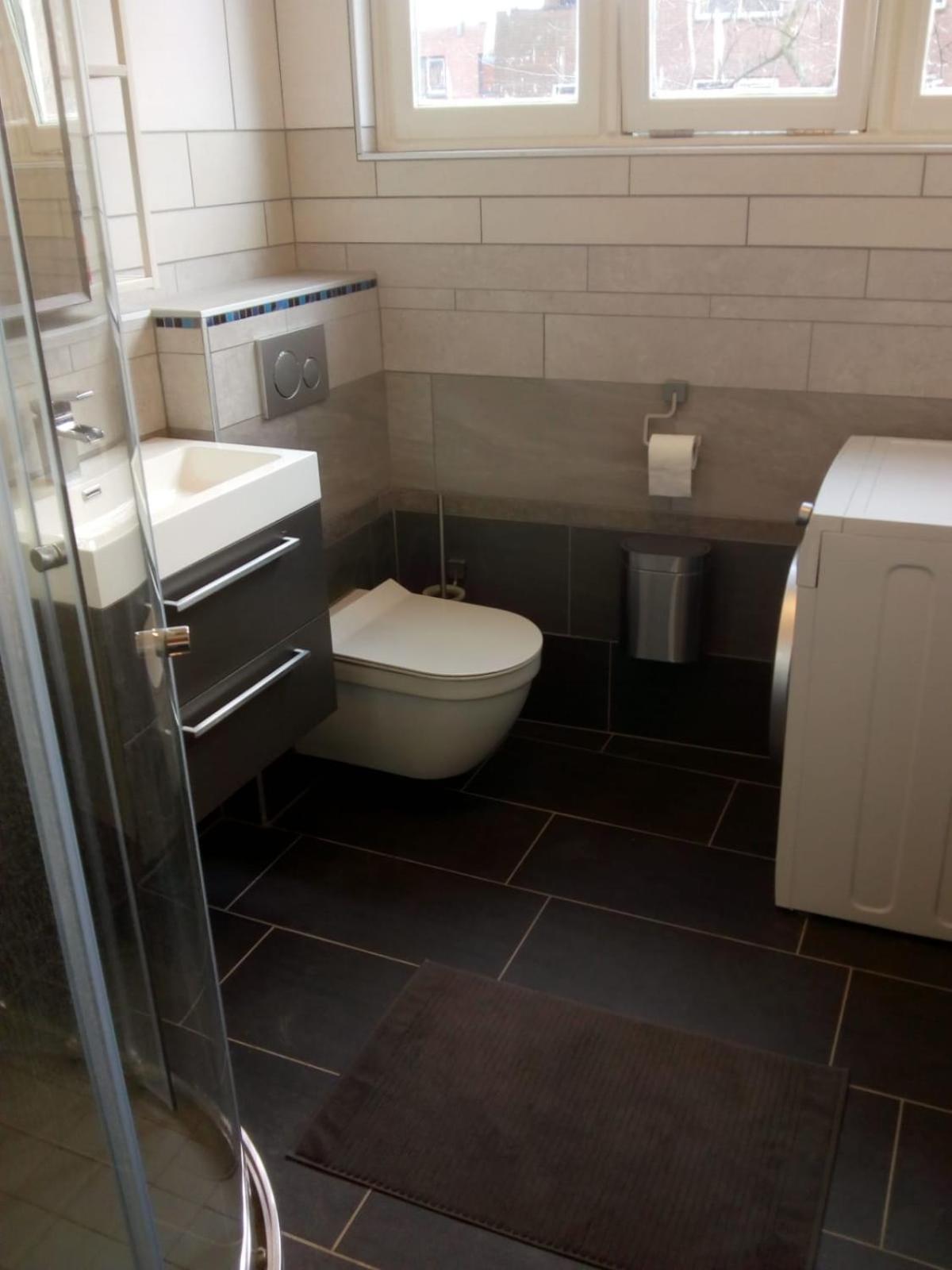 ALDO, not for parties, not a hotel, room with shared bathroom, no kitchen