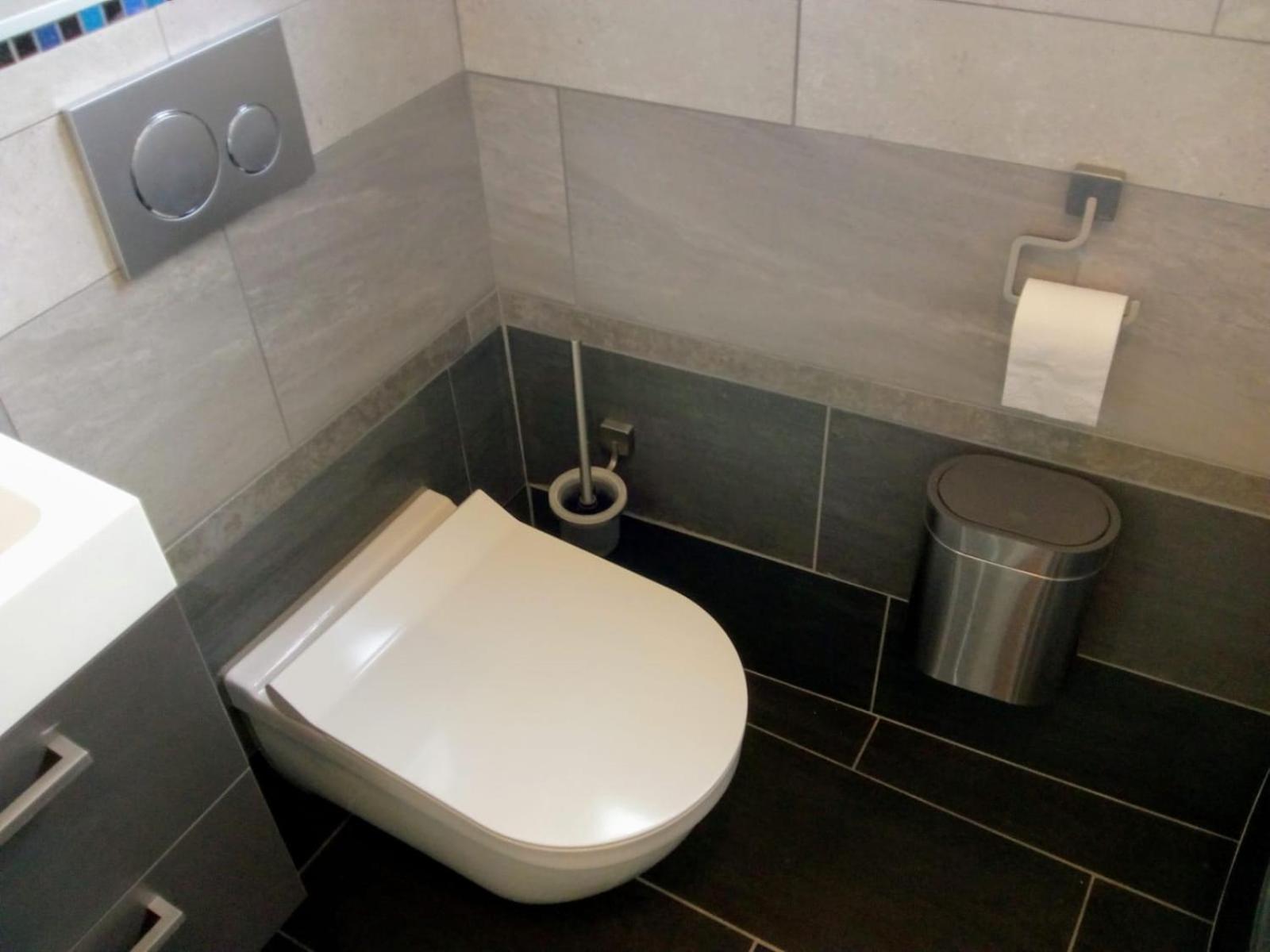 ALDO, not for parties, not a hotel, room with shared bathroom, no kitchen