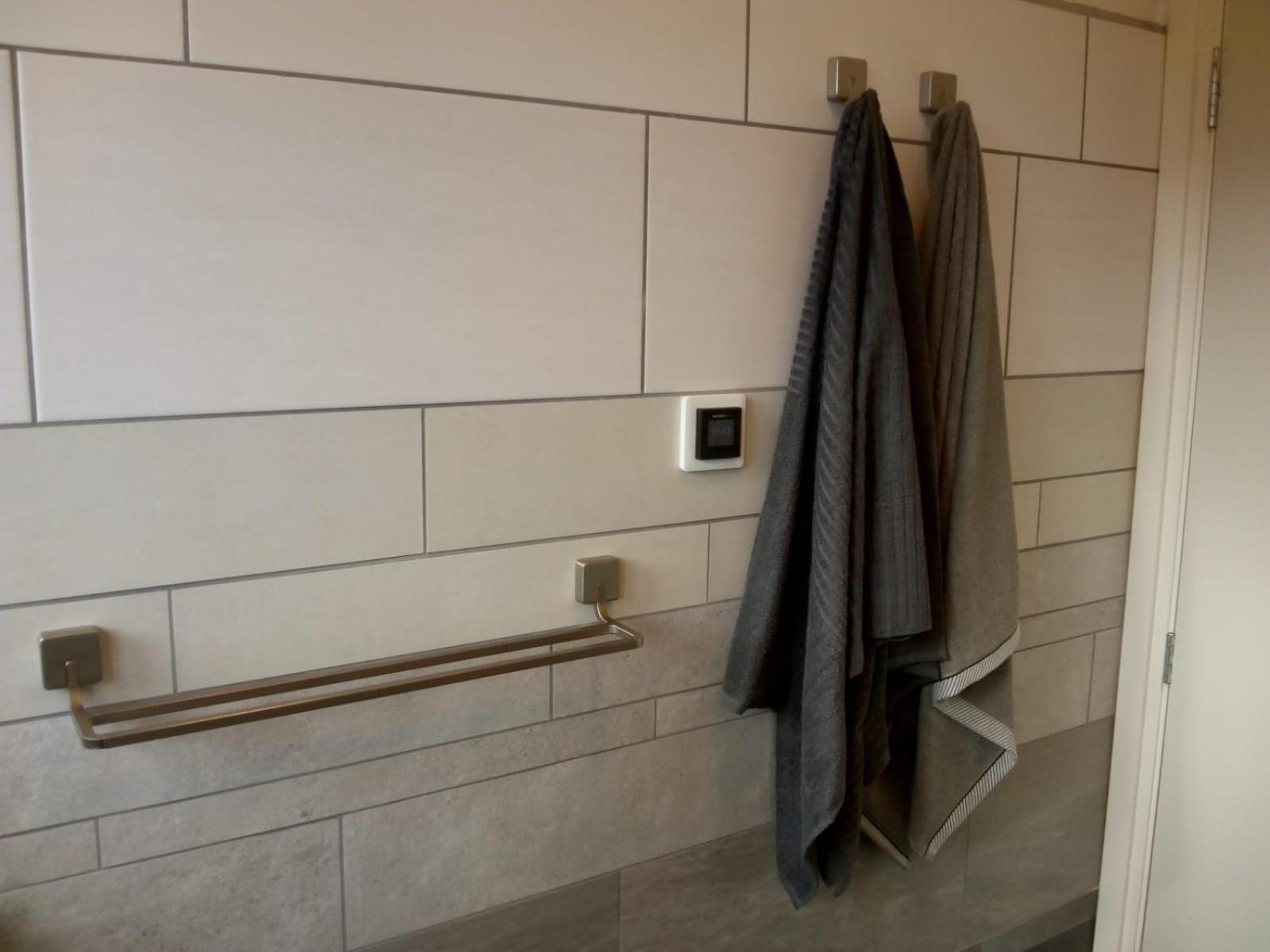 ALDO, not for parties, not a hotel, room with shared bathroom, no kitchen