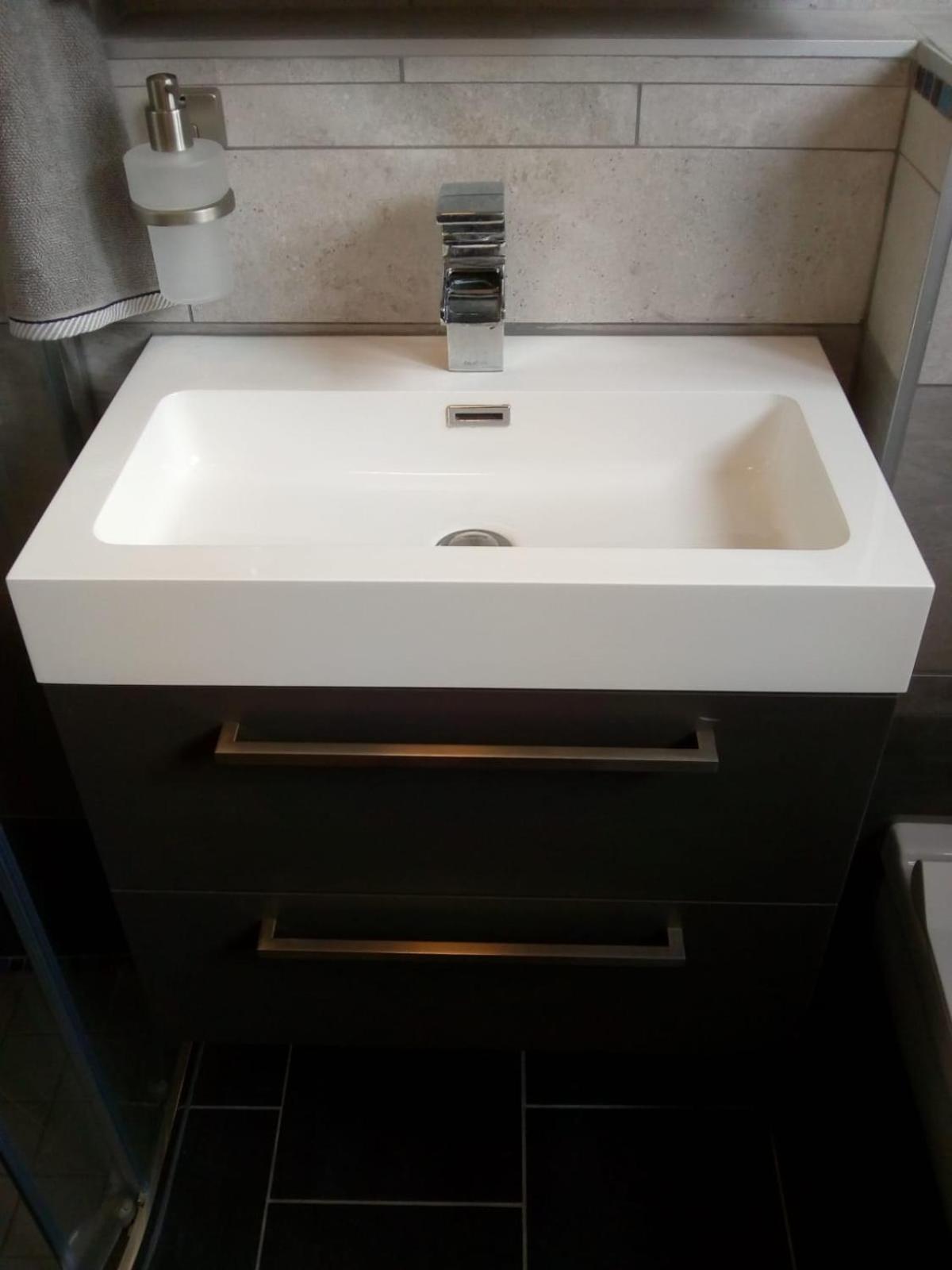 ALDO, not for parties, not a hotel, room with shared bathroom, no kitchen