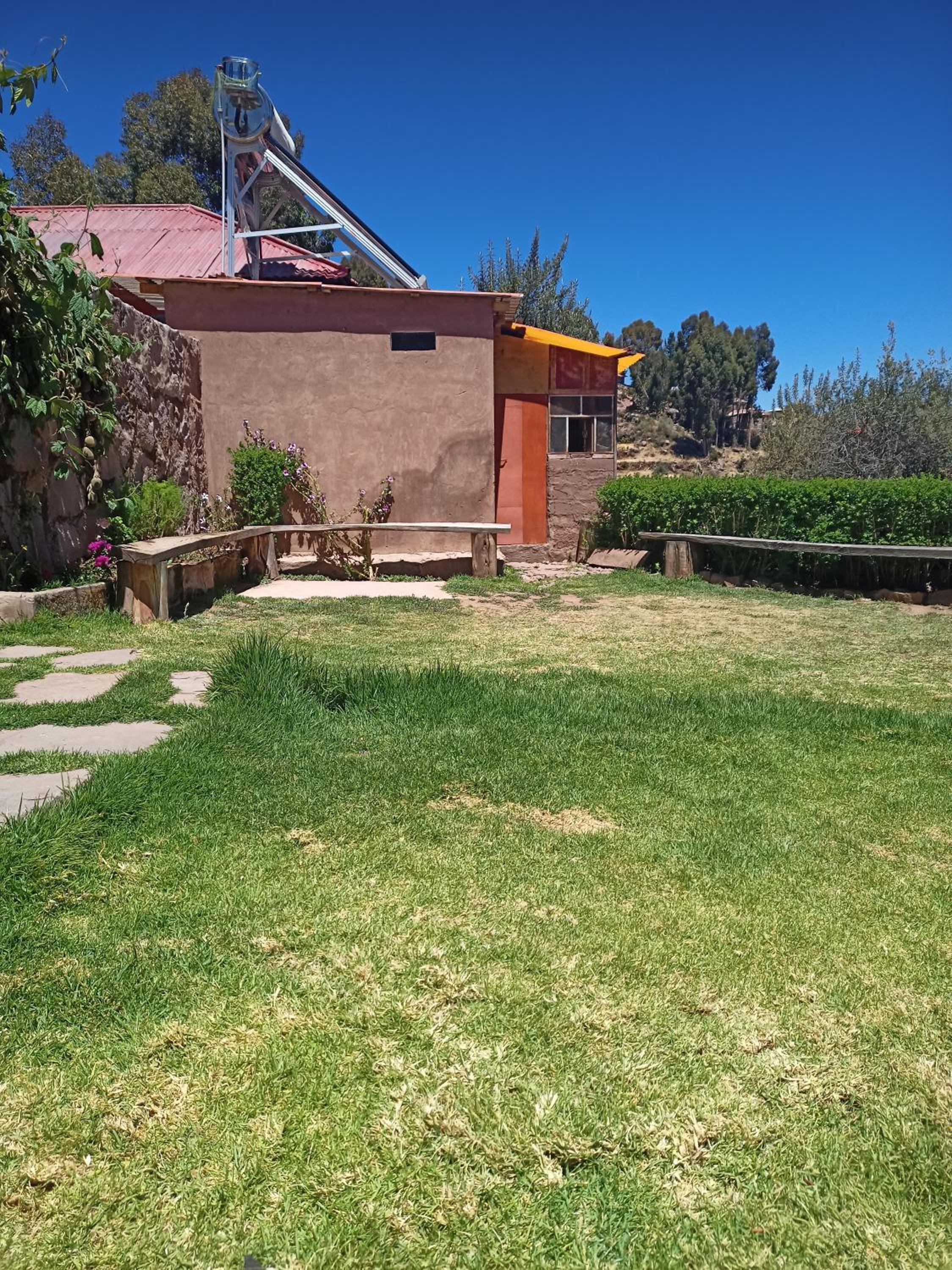 Taquile Familia Celso view 3
