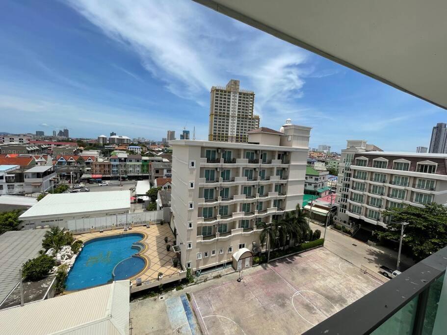 Hotel GETAWAY STUDIO in City Center Residence - Image 1