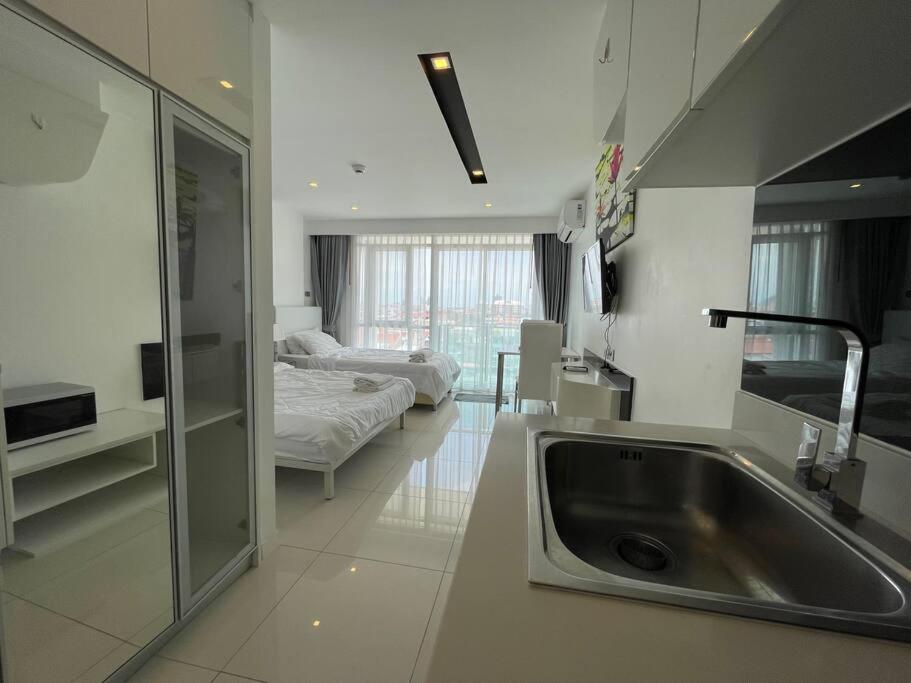 GETAWAY STUDIO in City Center Residence view 5