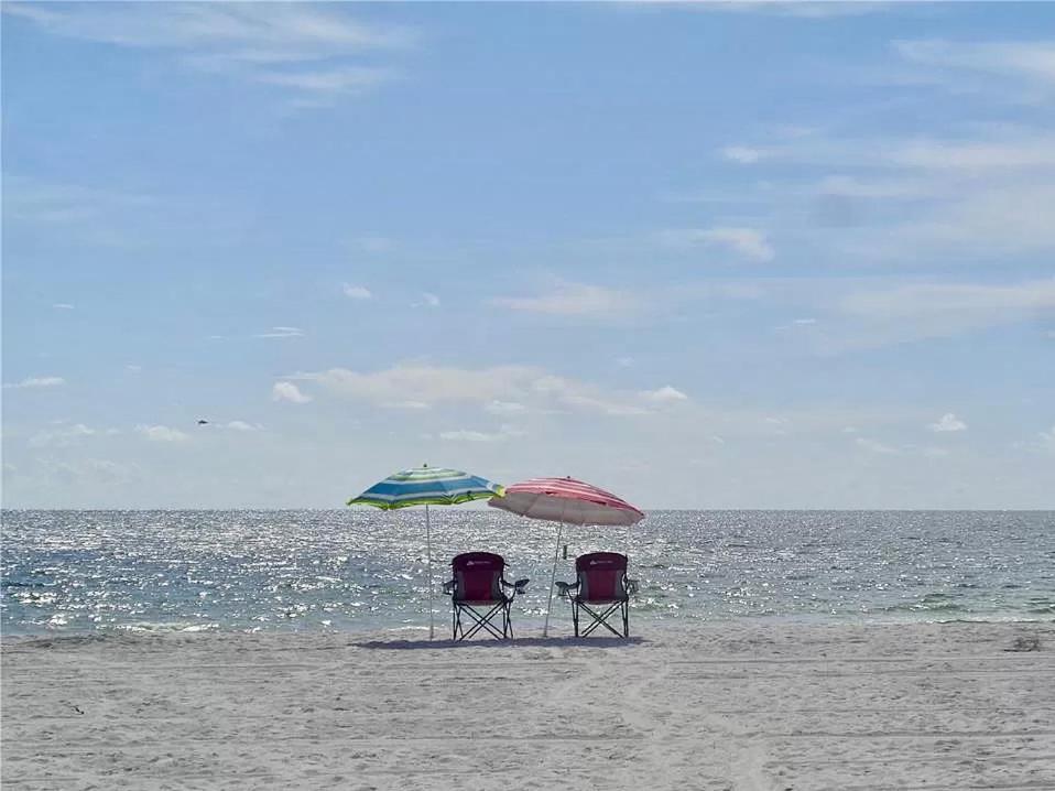 Treasure Island 1BR Beach condo with Gulf View view 5