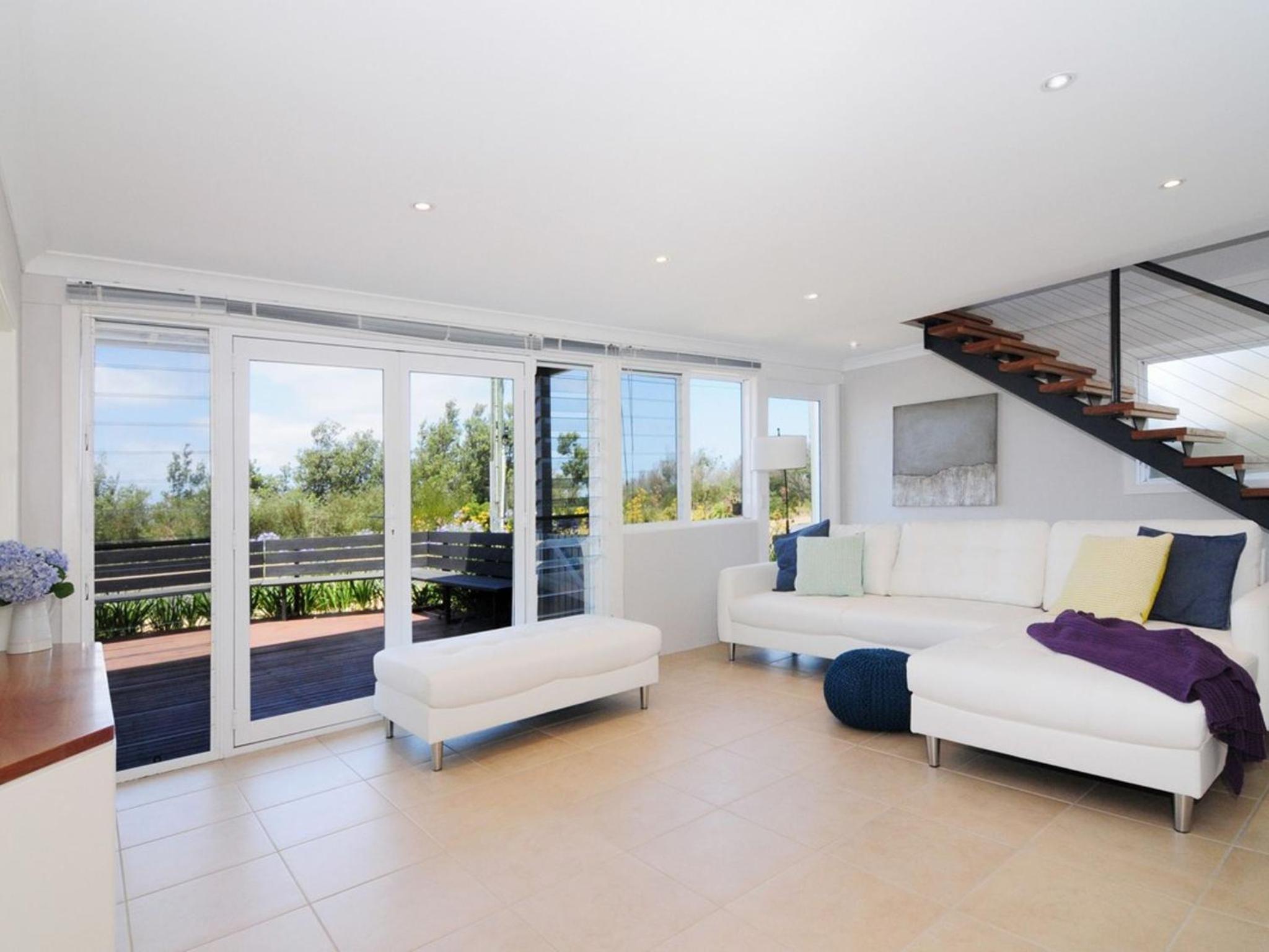 Arcadia - large 4BR beach home & optional studio