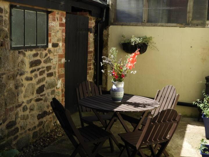 Sycamores Barn - Detached, Private, Secluded Country Retreat view 3