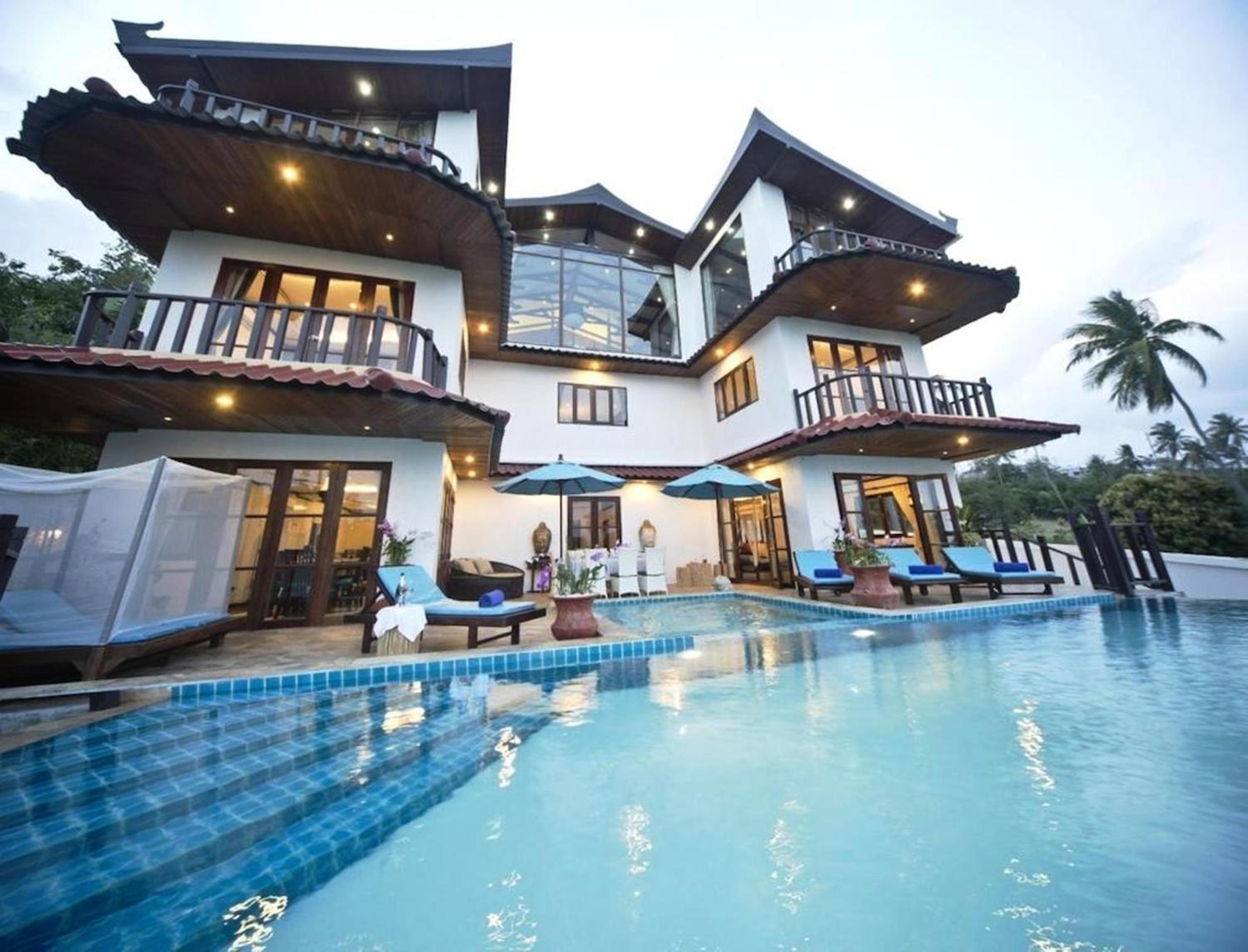 Paradise Island Estate