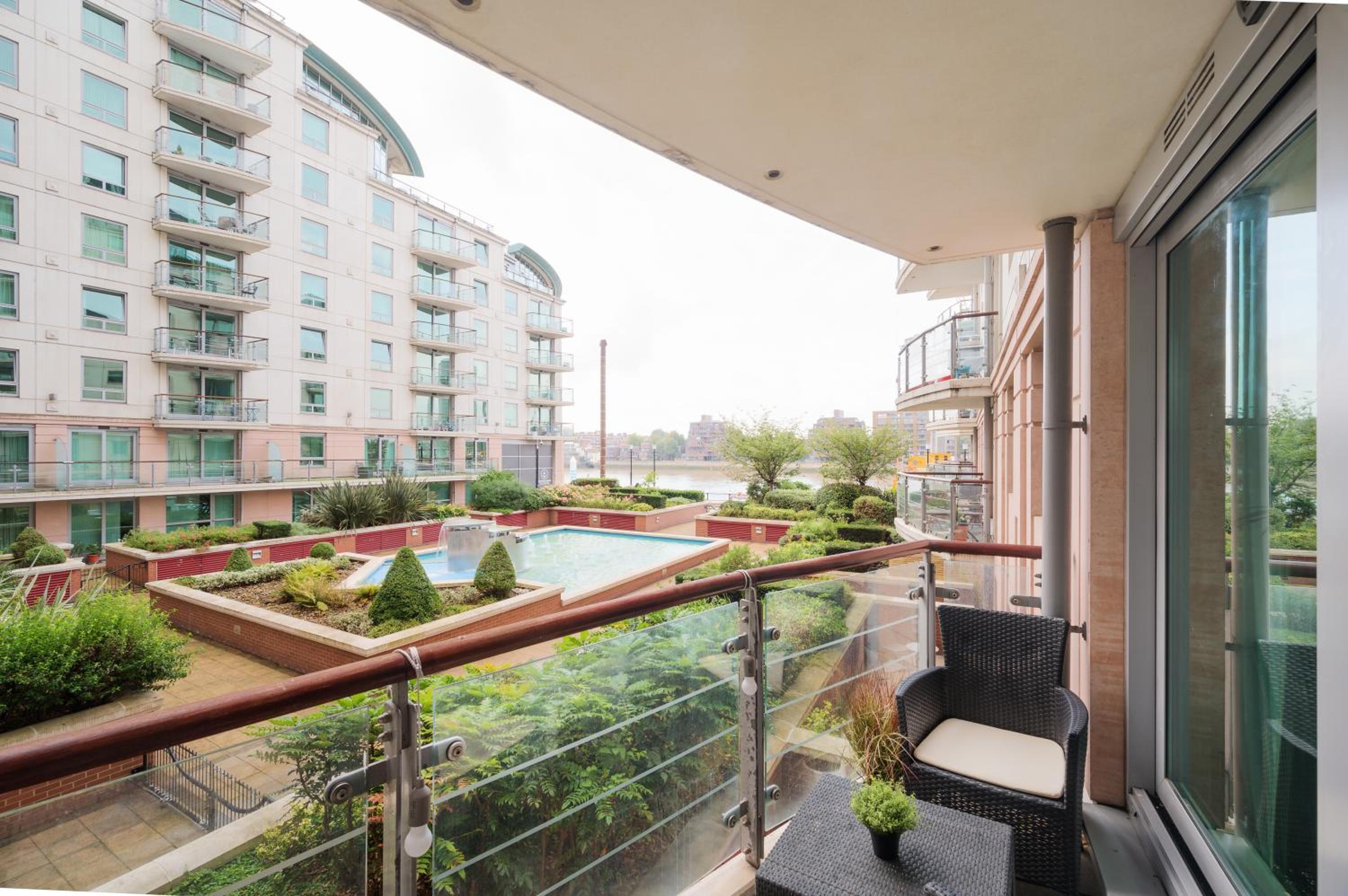 balcony