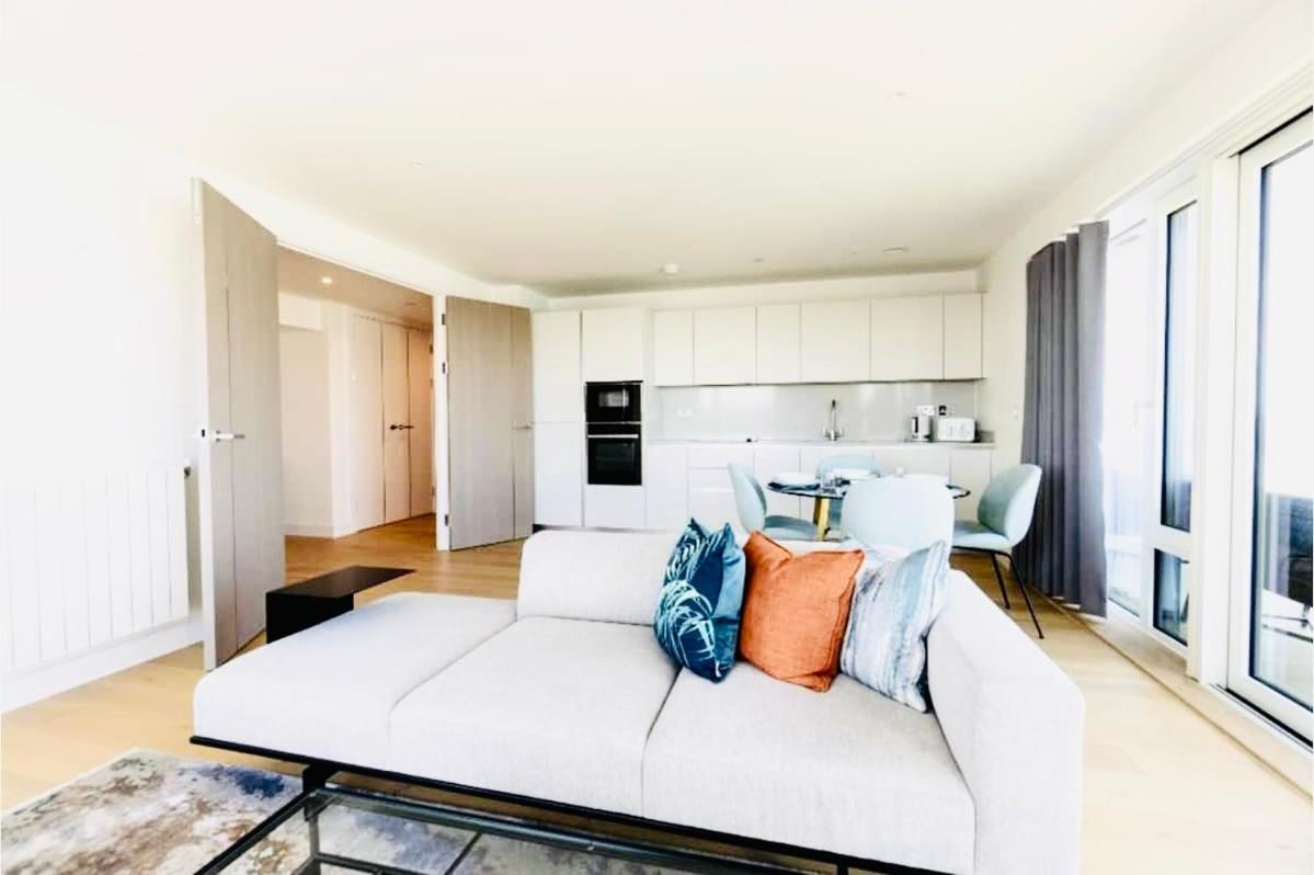 Executive Waterfront Split Penthouse view 5