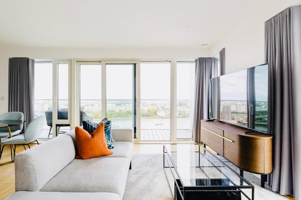 Executive Waterfront Split Penthouse view 2