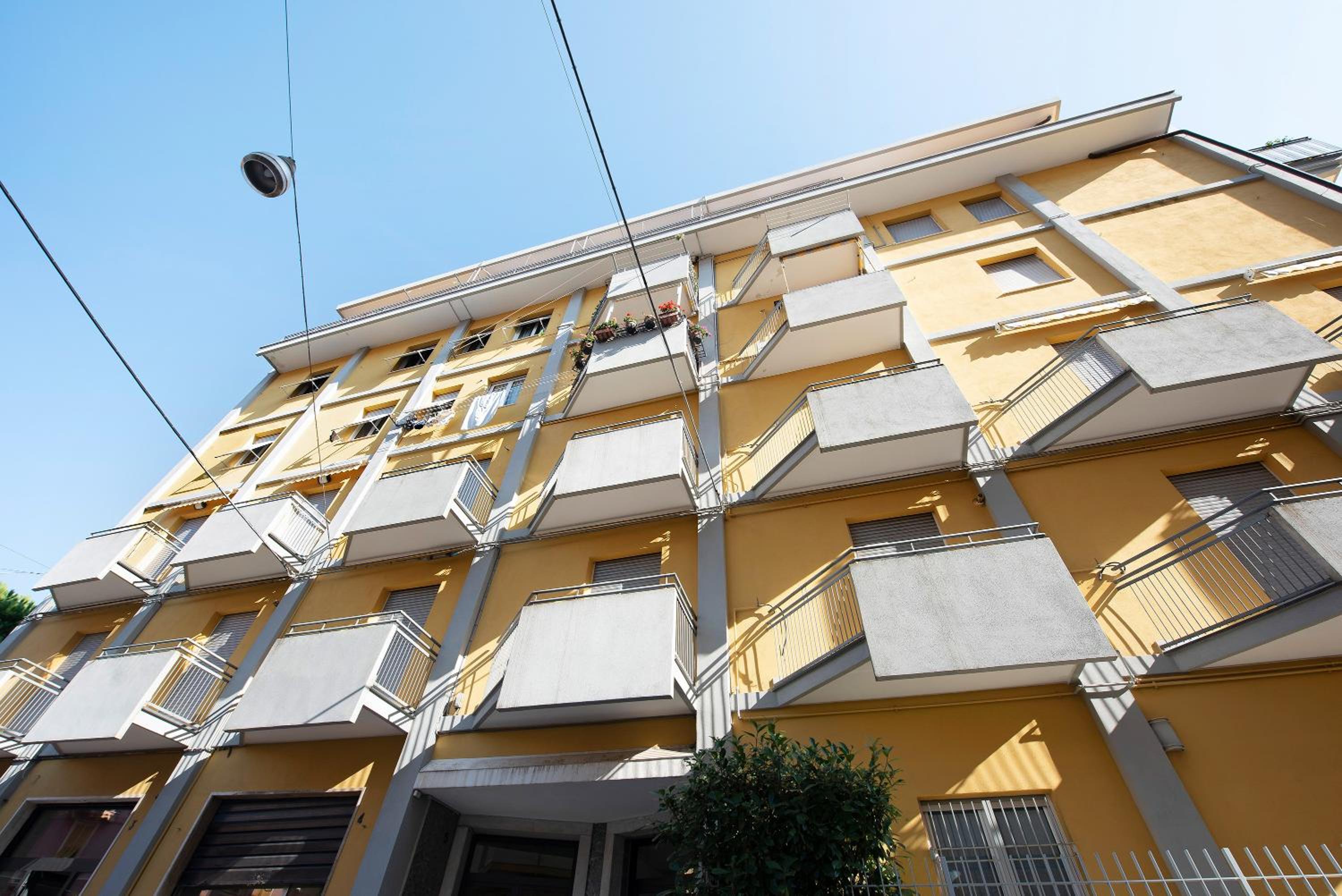 Trilocale Mazzini con 2 balconi view 2