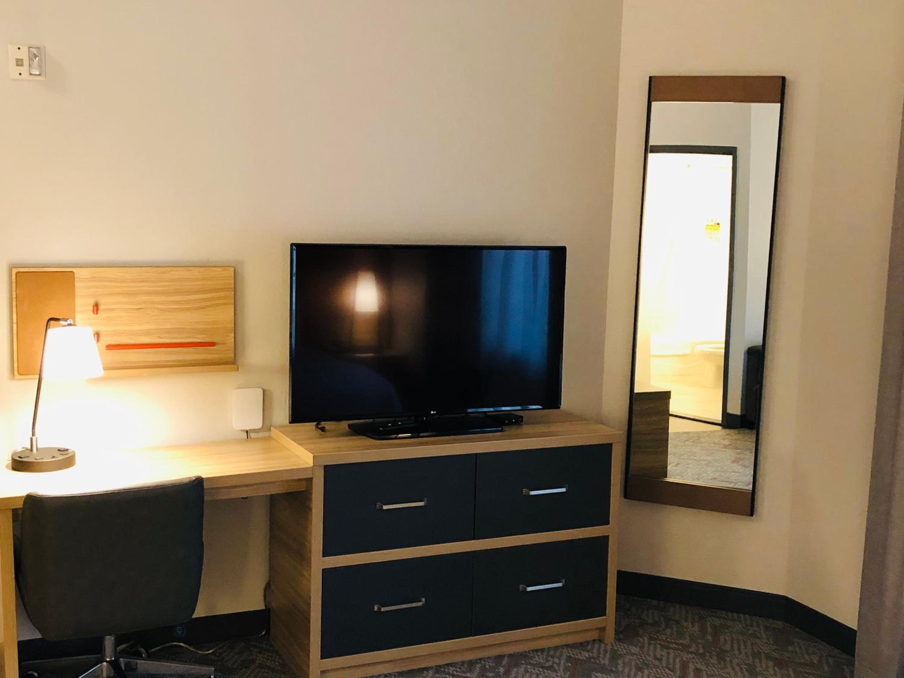 Mount Pleasant Vacations - Candlewood Suites Mount Pleasant, an IHG Hotel - Property Image 59