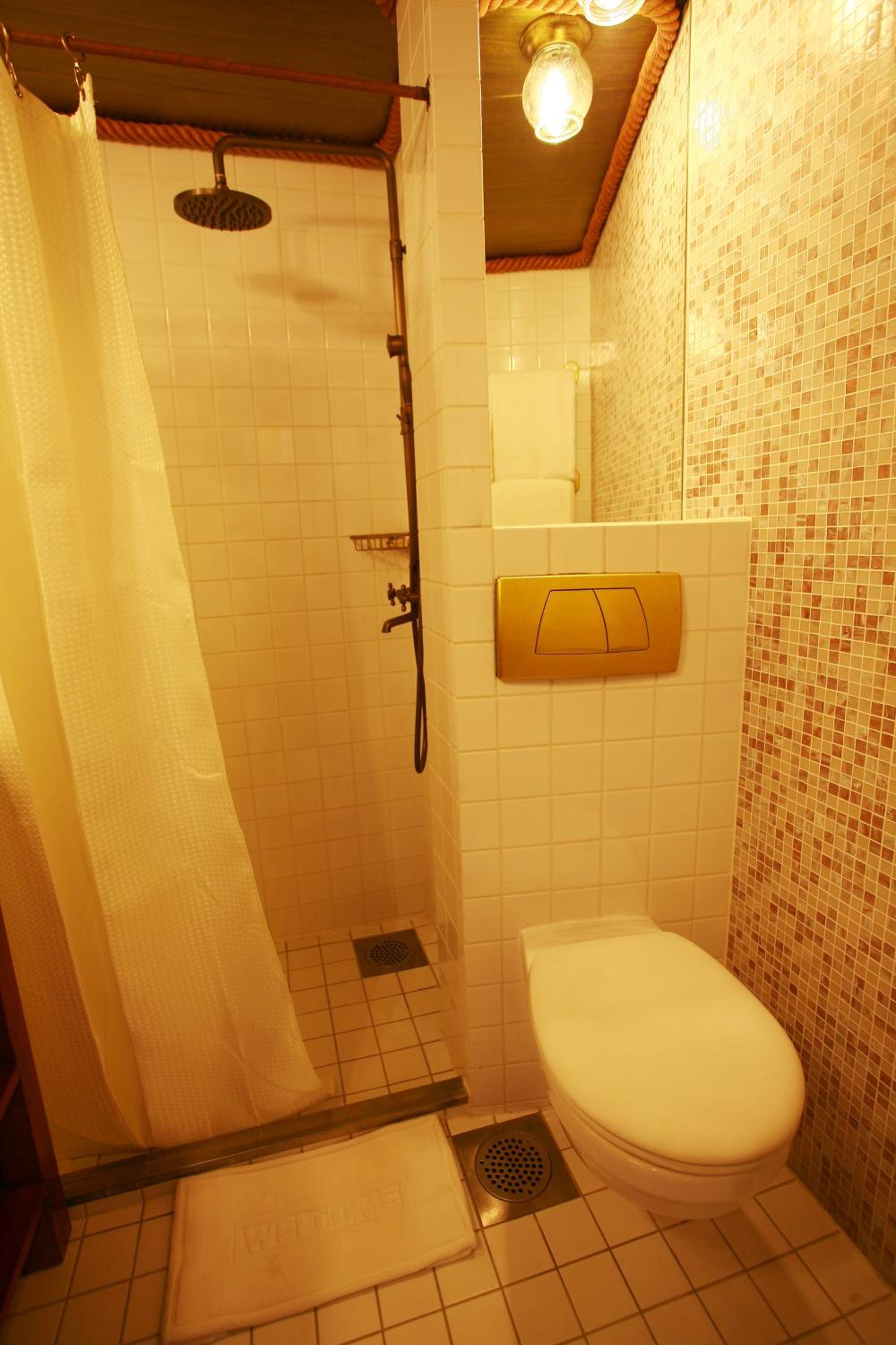 Vintage Luxury Yacht Hotel