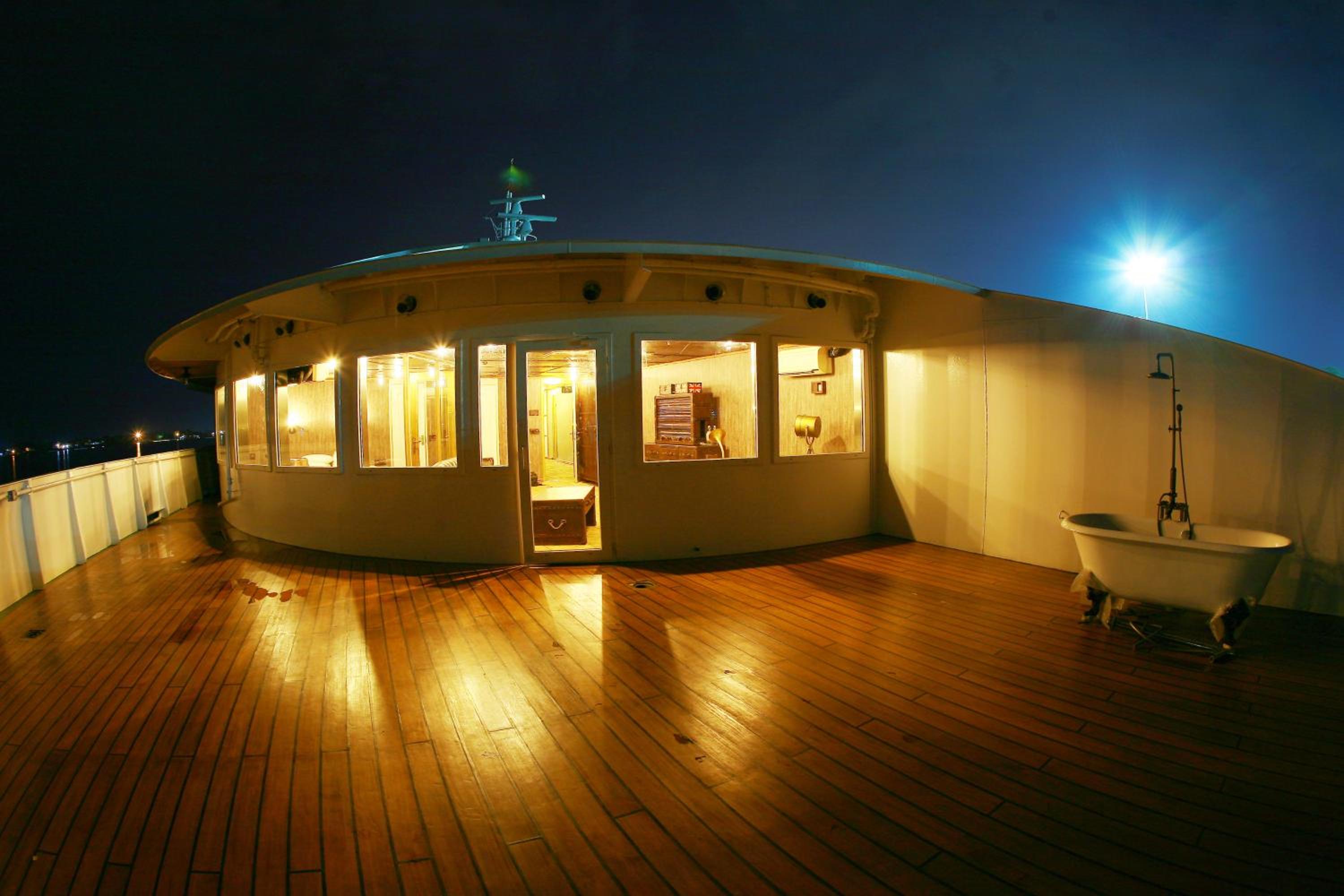Vintage Luxury Yacht Hotel