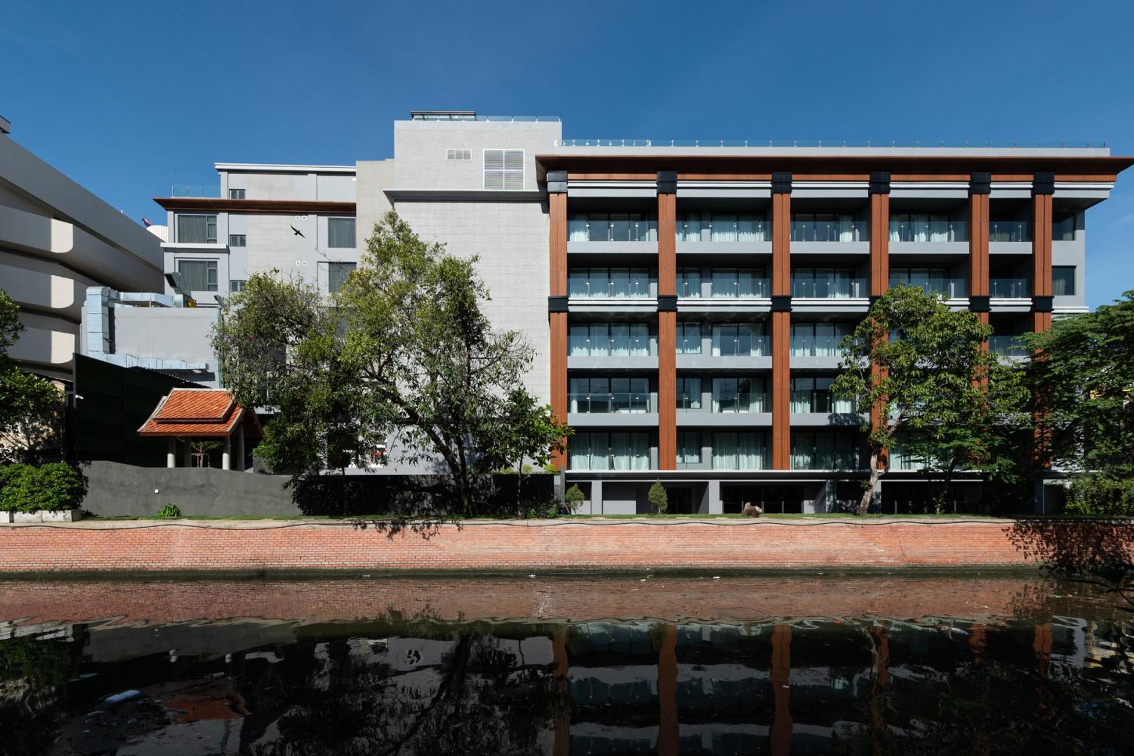 Hotel Ayathorn Bangkok - Image 1