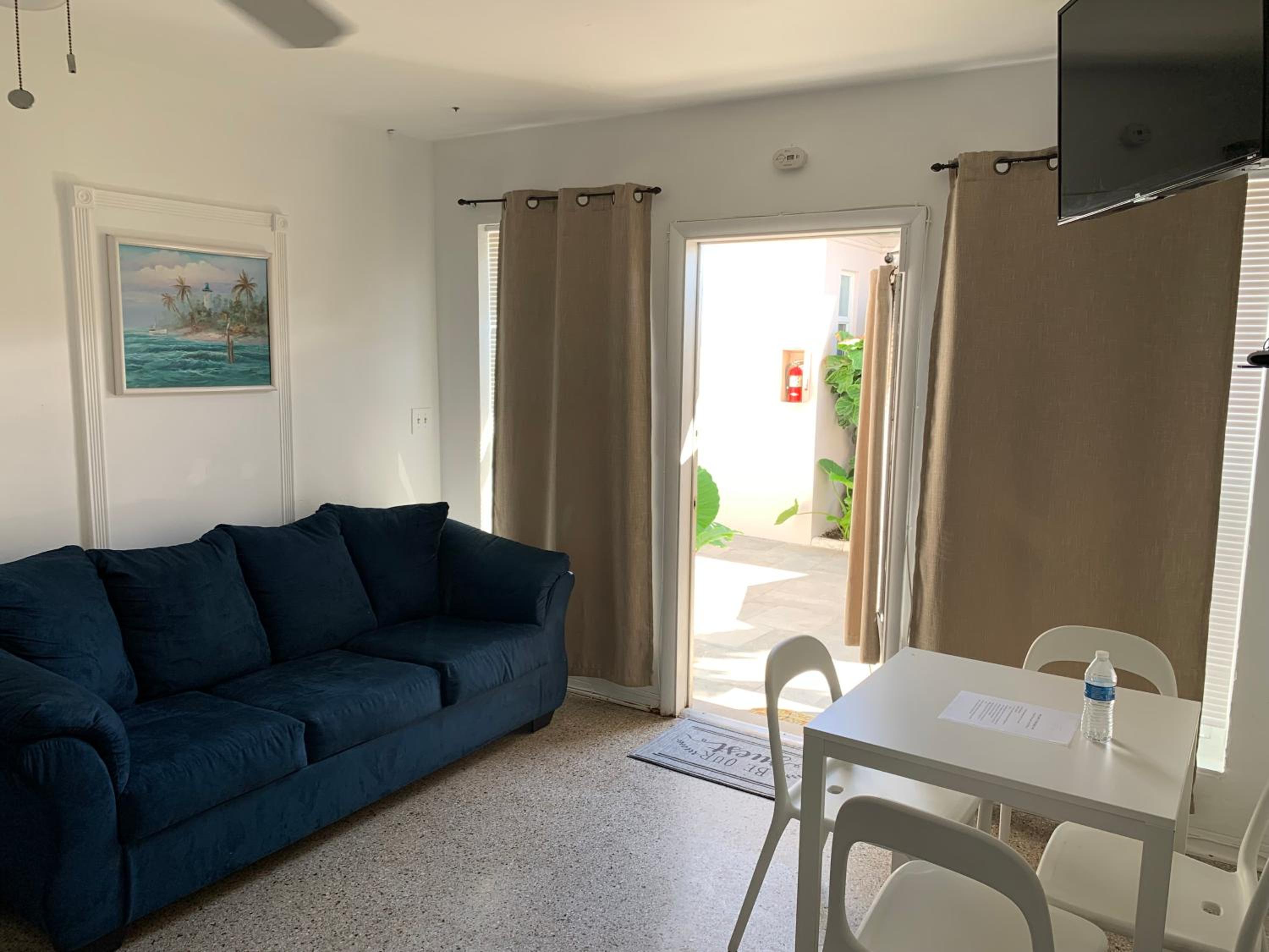 Tiana Beach Inn view 4