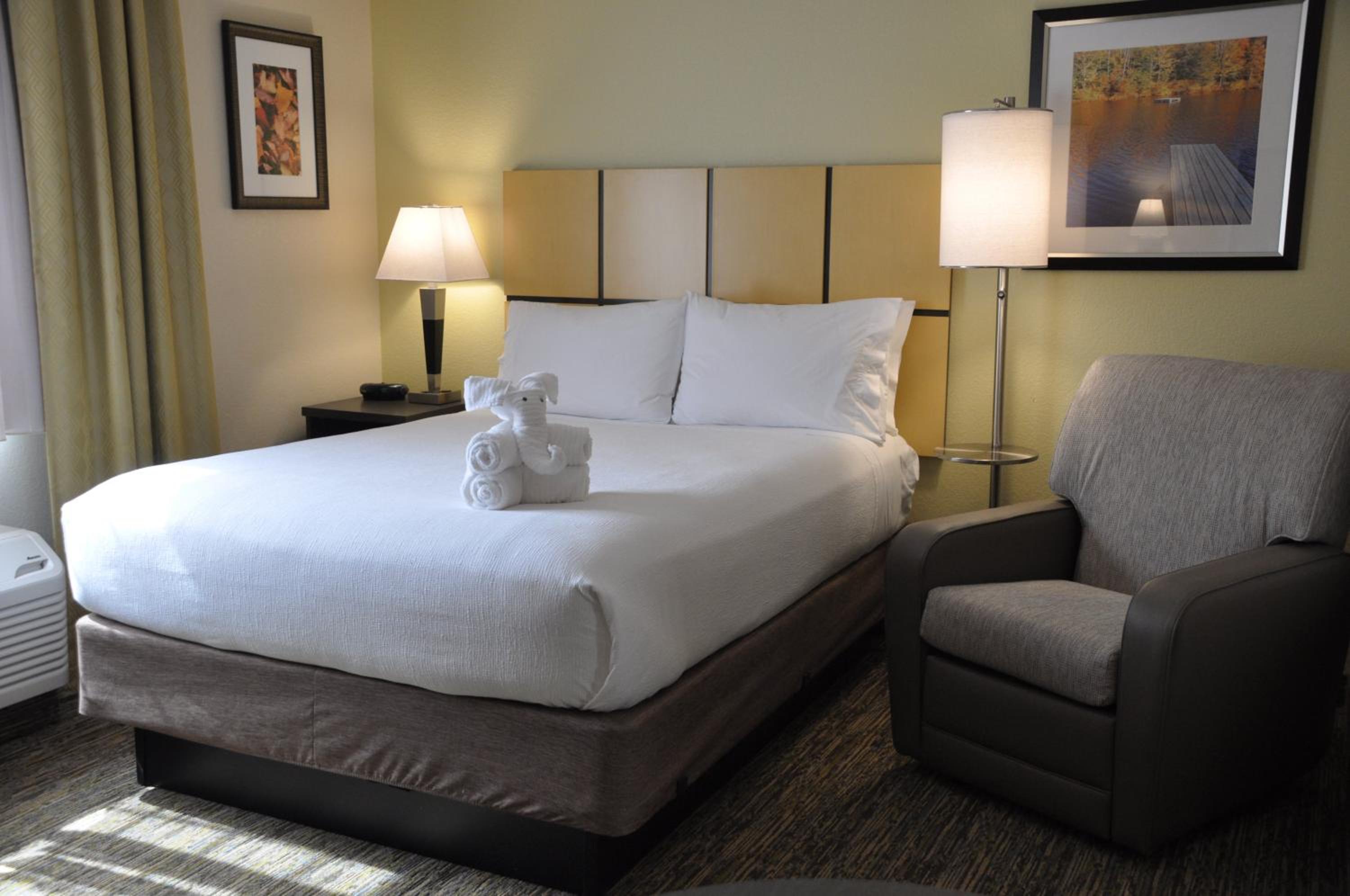 Candlewood Suites Washington-Dulles Herndon, an IHG Hotel - Property Image 8
