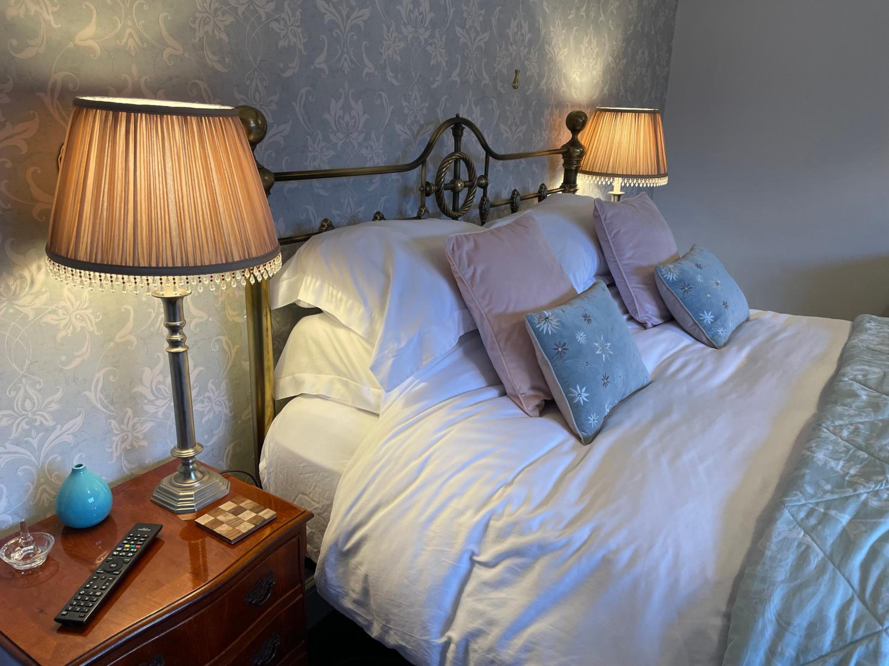 Eagle House - Award Winning B&B and Apartment