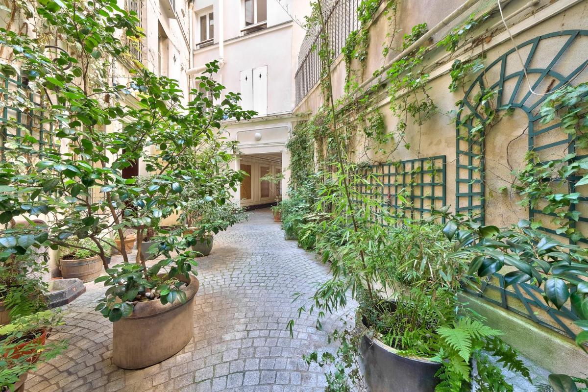 GuestReady - Fantastic Studio in the heart of the 9th ARR