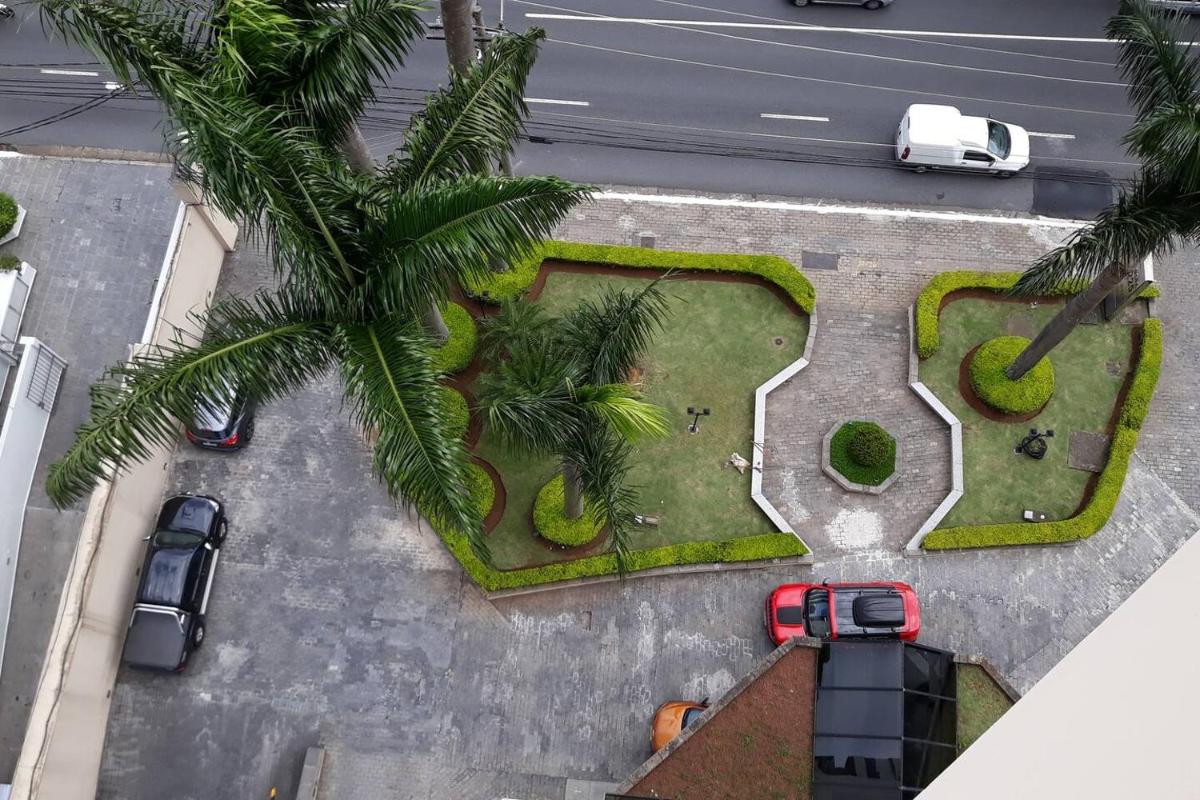 Flat com Sacada - Região Ibirapuera próximo vários Hospitais e UNIFESP