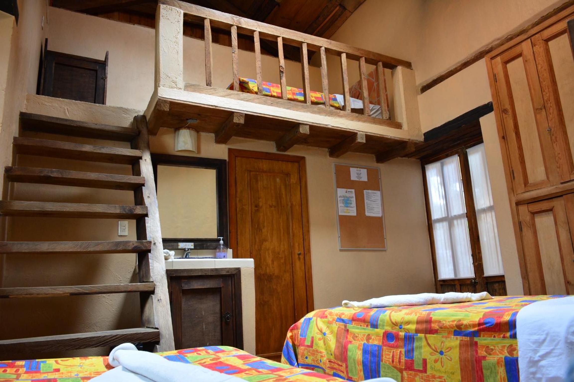Rossco Hostel & Hotel