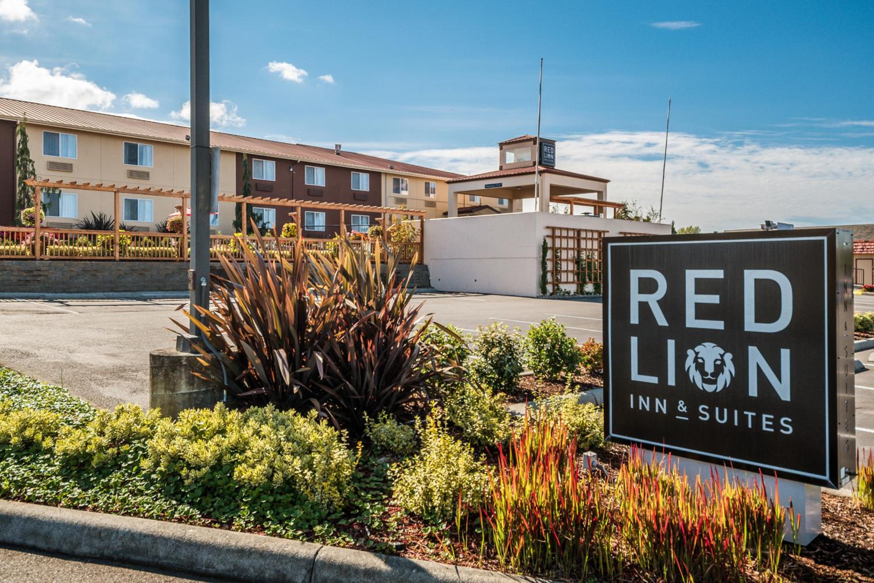 Hotel Red Lion Inn & Suites Sequim at Olympic National Park