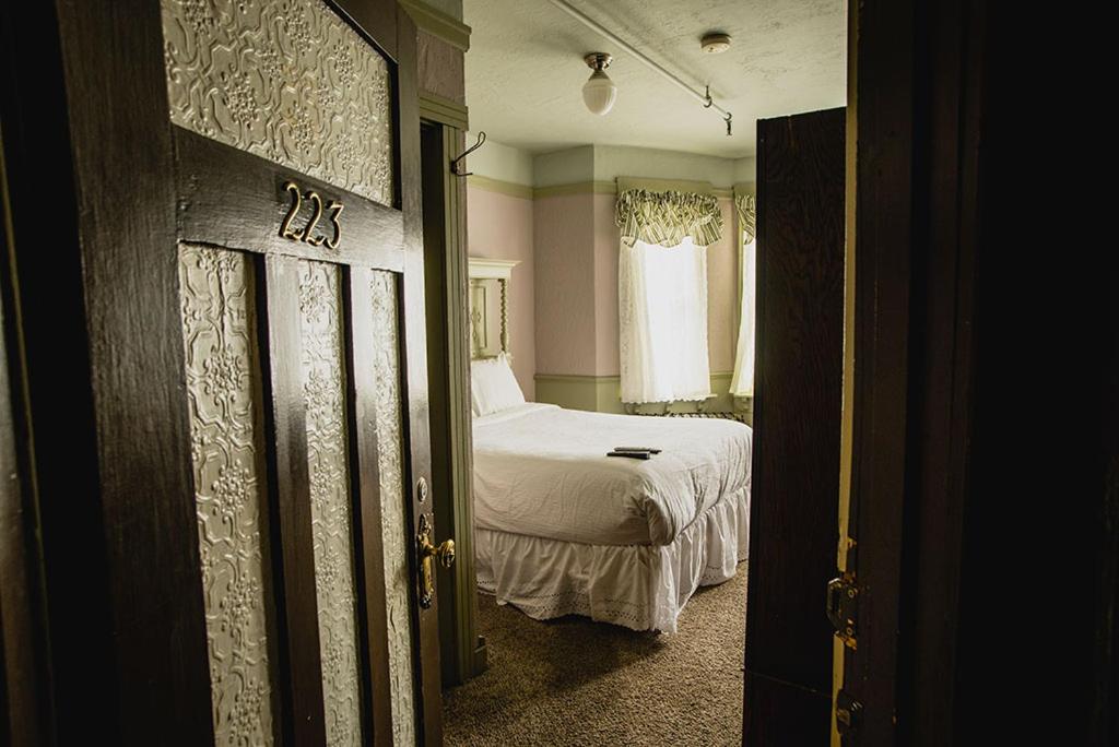 Juneau Vacations - Alaskan Hotel and Bar - Property Image 4