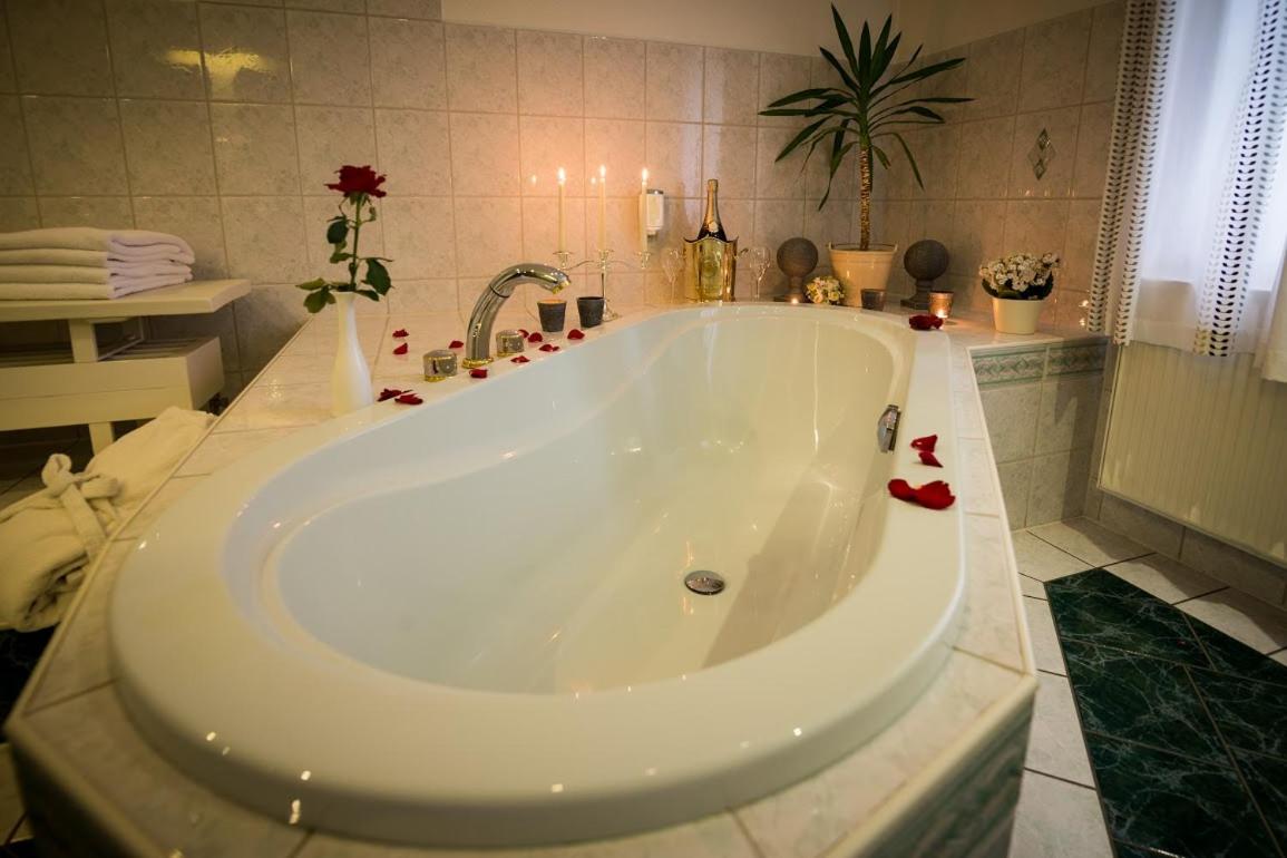 Romantik Hotel Zum Lindengarten - Property Image 20