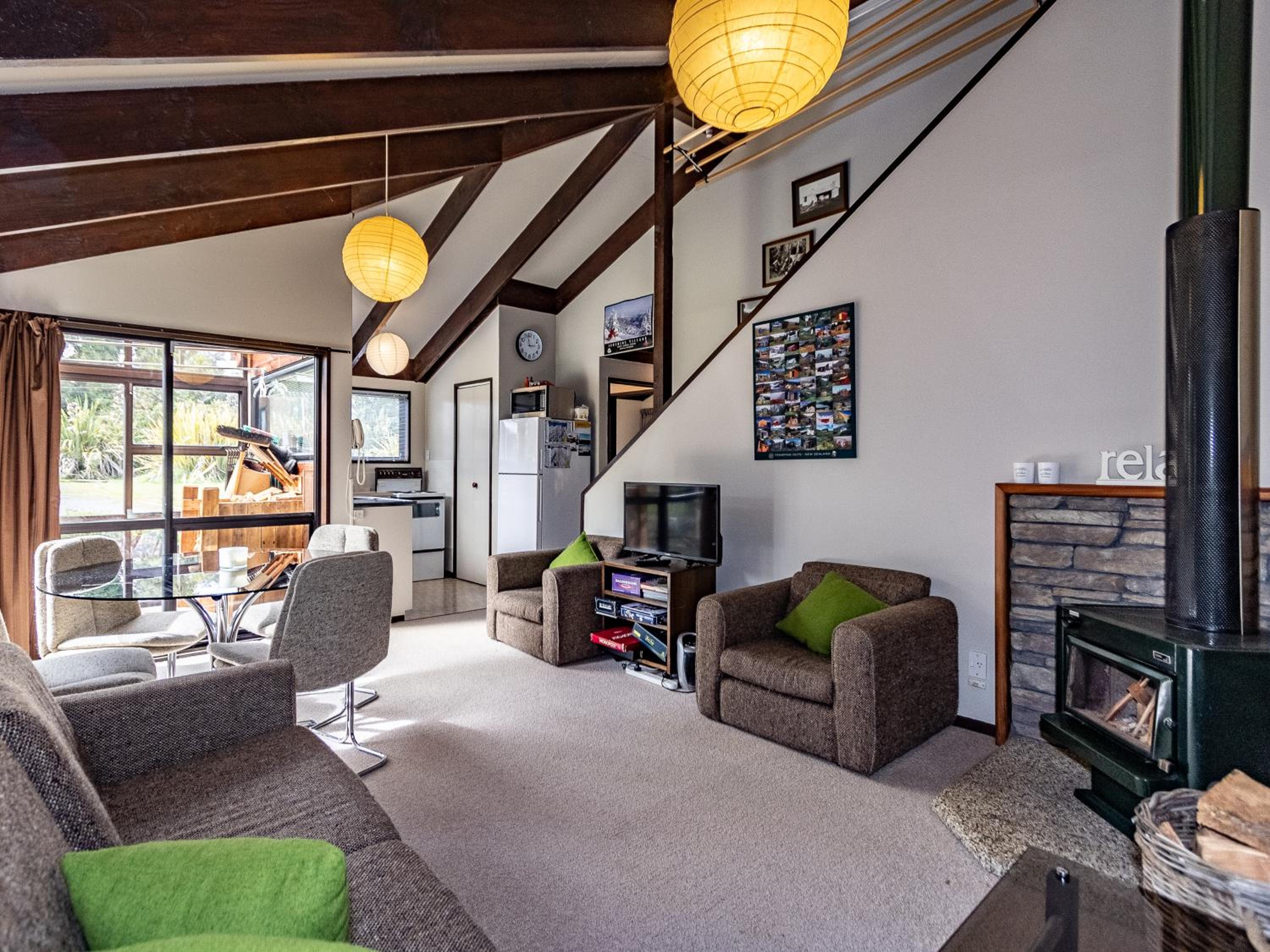 Foyle Street Ski Retreat - Ohakune Holiday Home view 2