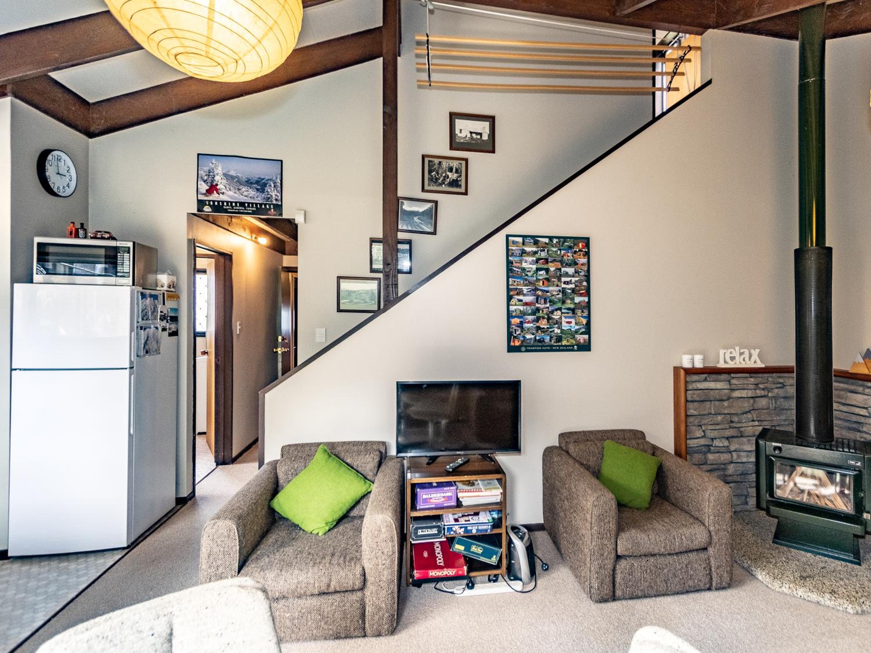Foyle Street Ski Retreat - Ohakune Holiday Home view 3