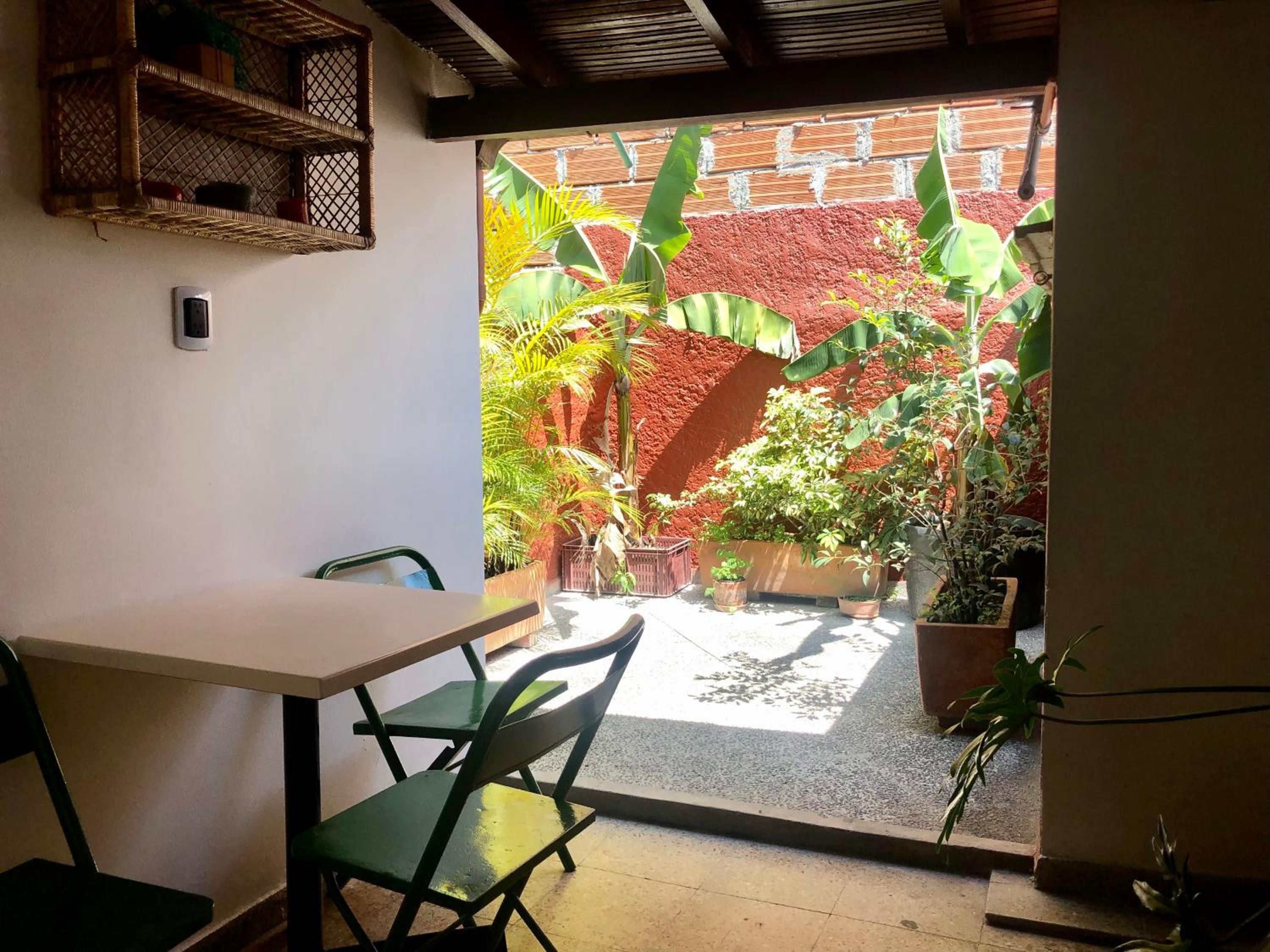 Oasis en el corazón de Medellin, Laureles