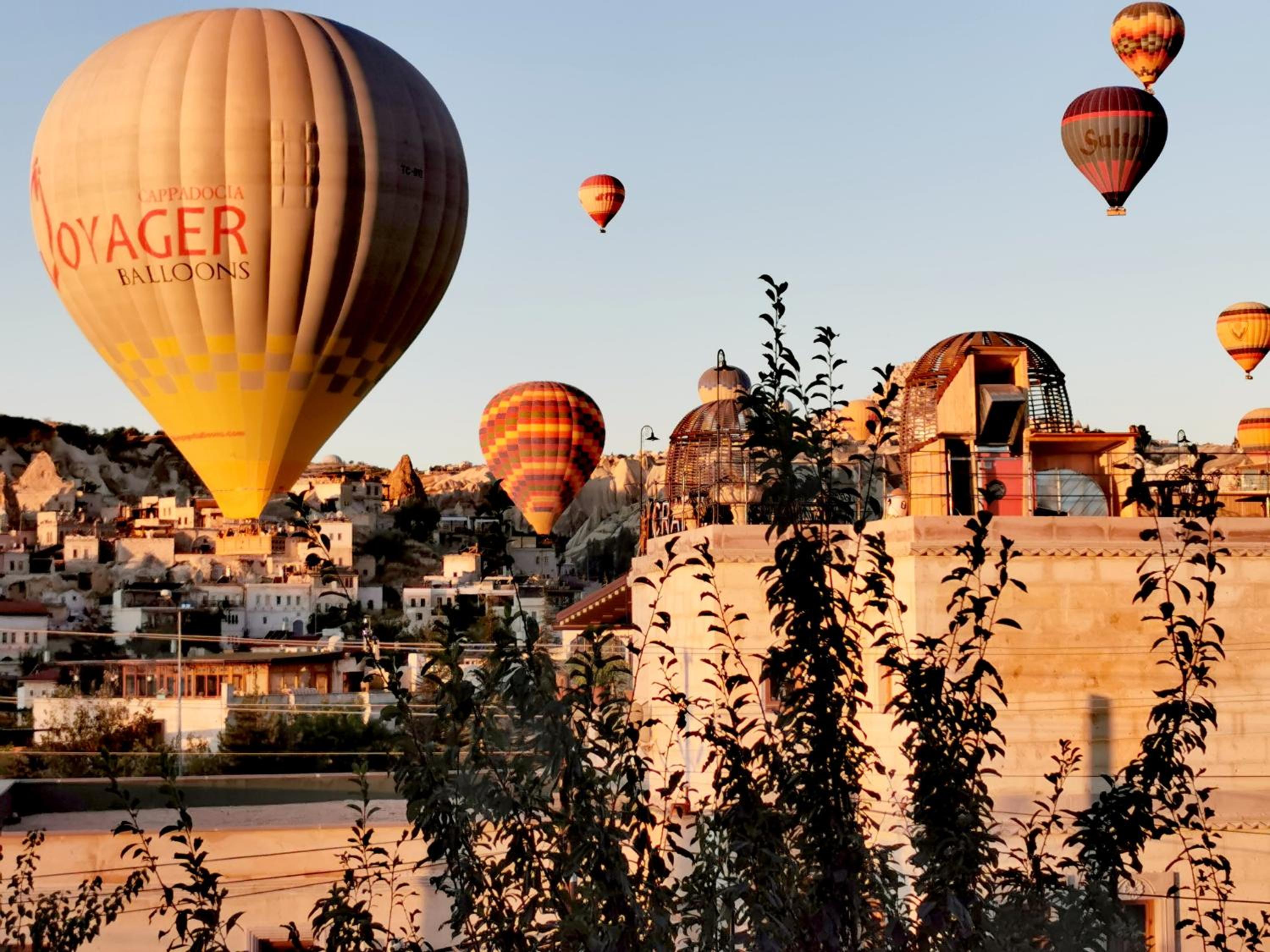 Falcon Cave Suites - Image 19