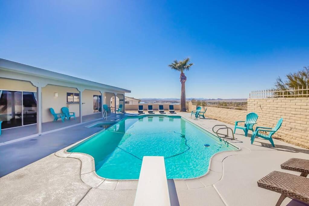 Palm Paradise Water Views Heated Pool & Spa! view 4