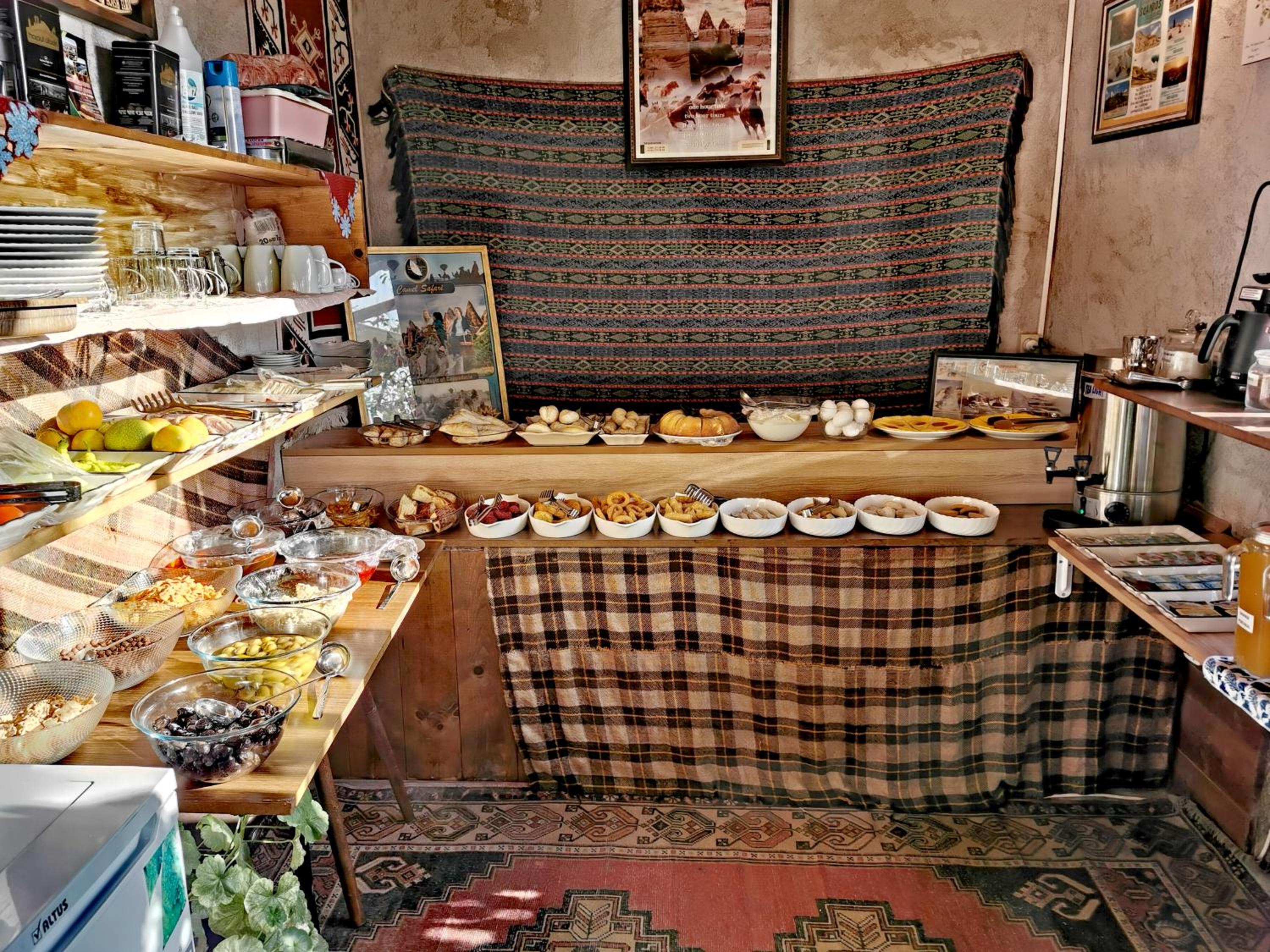 Falcon Cave Suites - Image 21